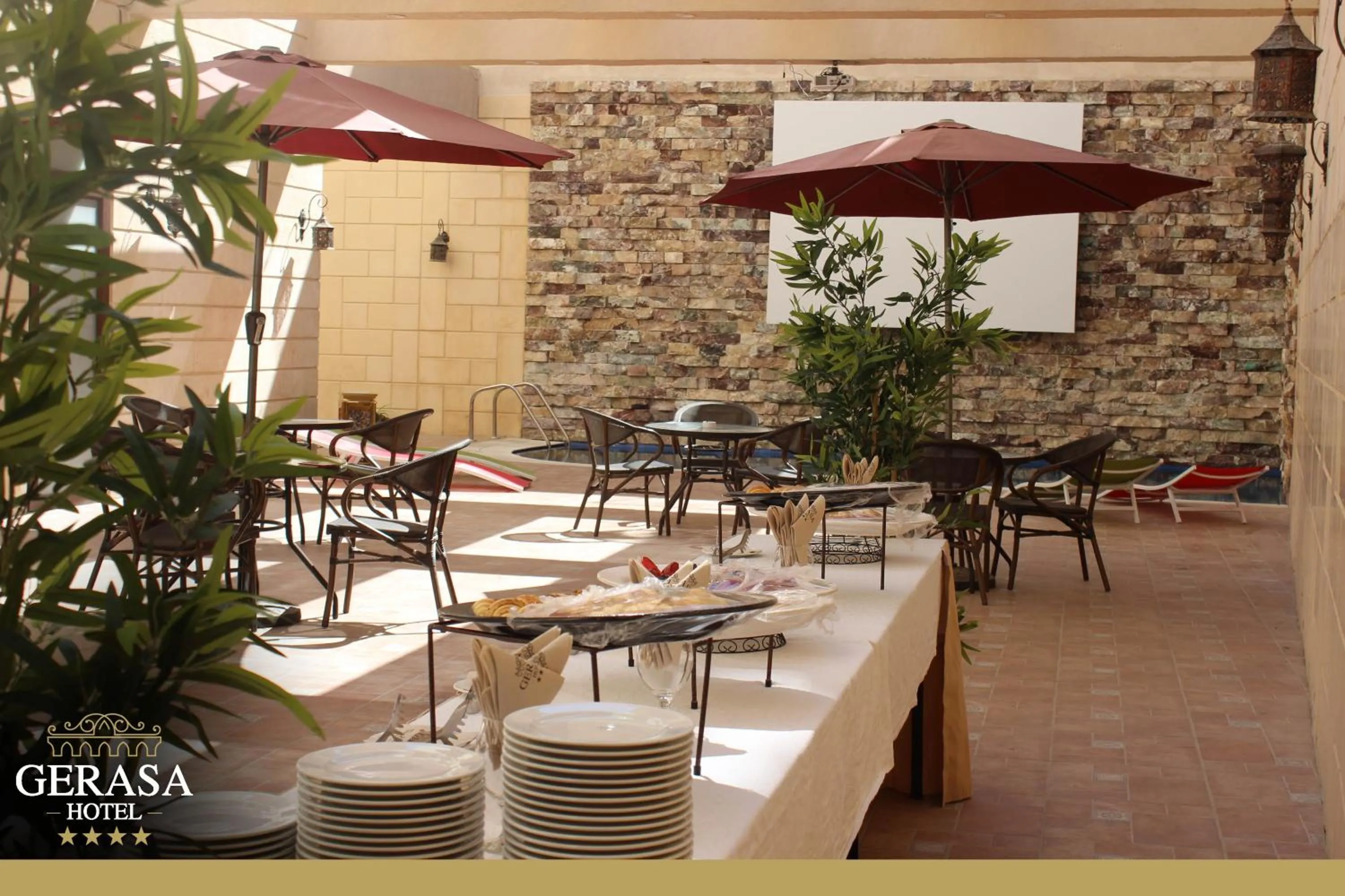 Swimming pool in Gerasa Hotel