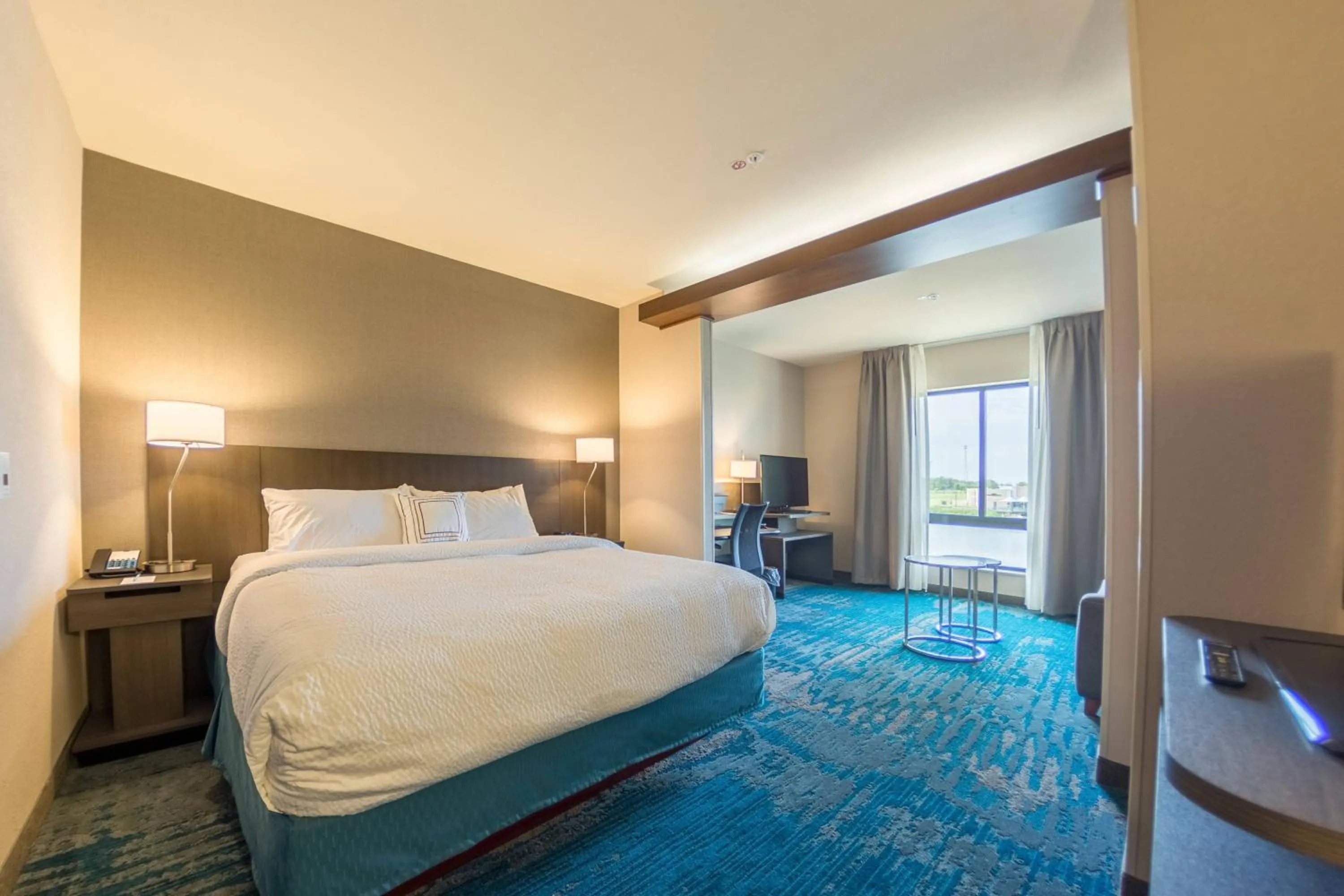 Bedroom, Bed in Fairfield Inn & Suites by Marriott Des Moines Altoona