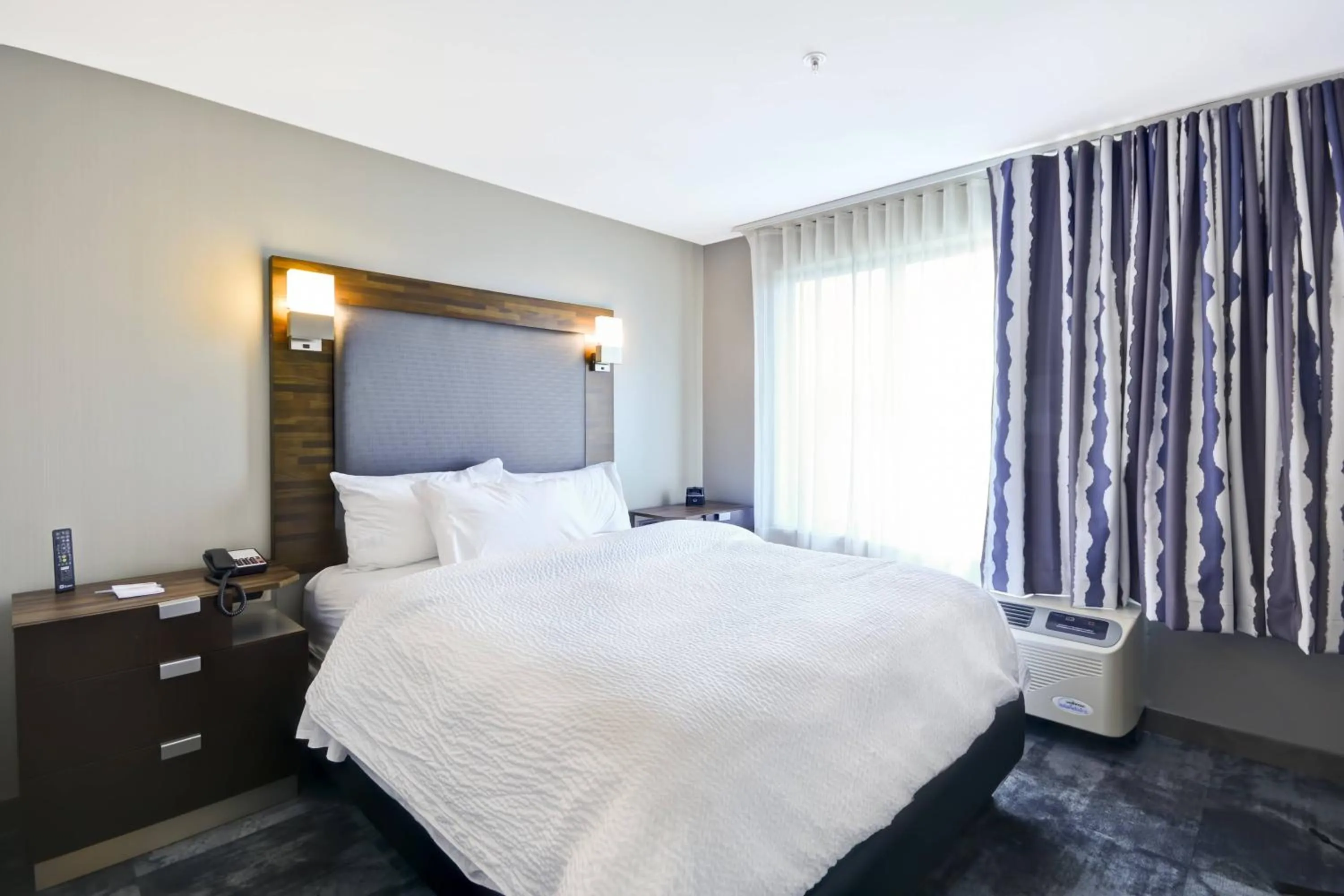 Bedroom, Bed in TownePlace Suites by Marriott Cranbury South Brunswick