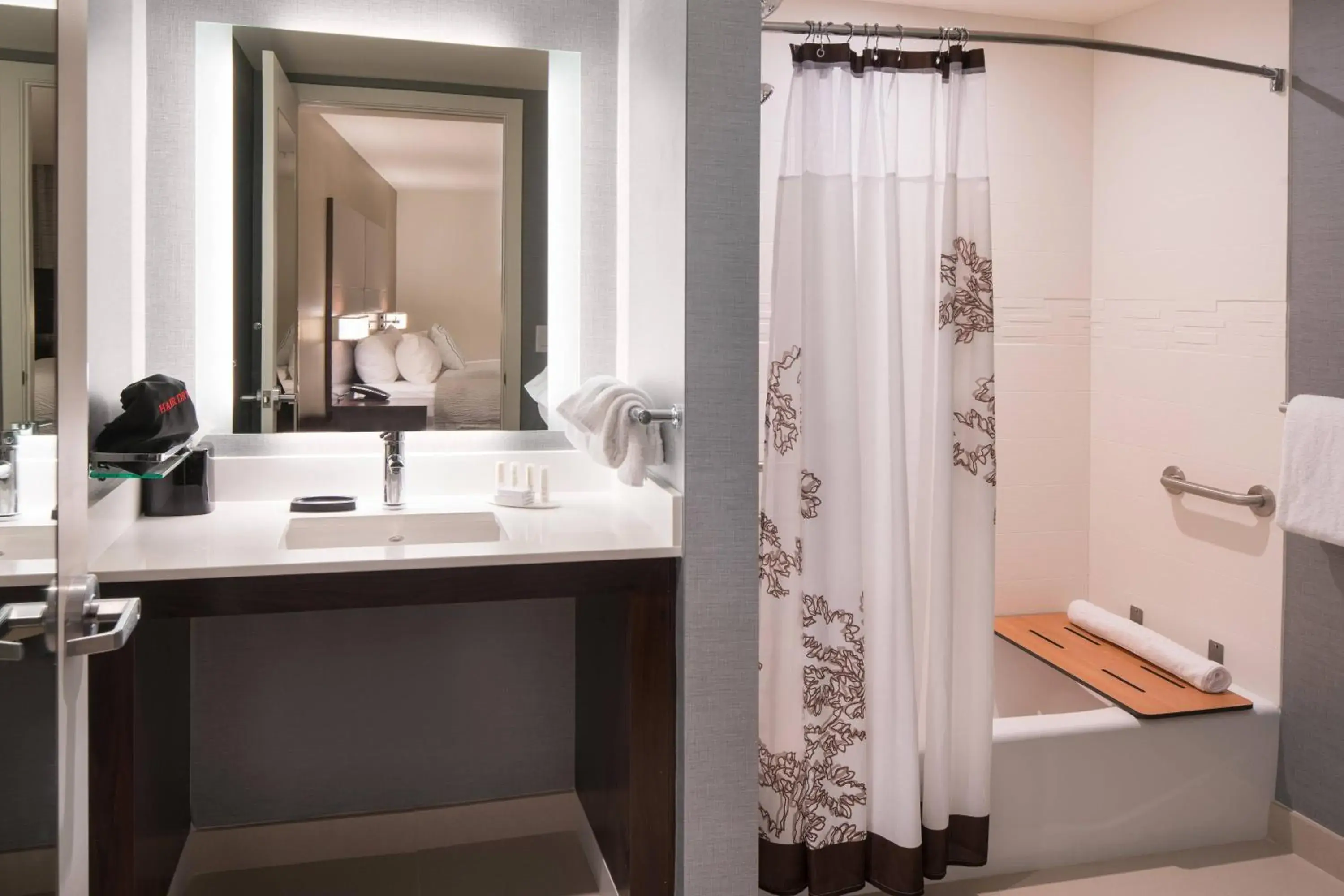 Queen Studio with Sofa Bed - Hearing Accessible in Residence Inn Washington Capitol Hill/Navy Yard Queen Studio with Sofa Bed - Hearing Accessible in Residence Inn Washington Capitol Hill/Navy Yard