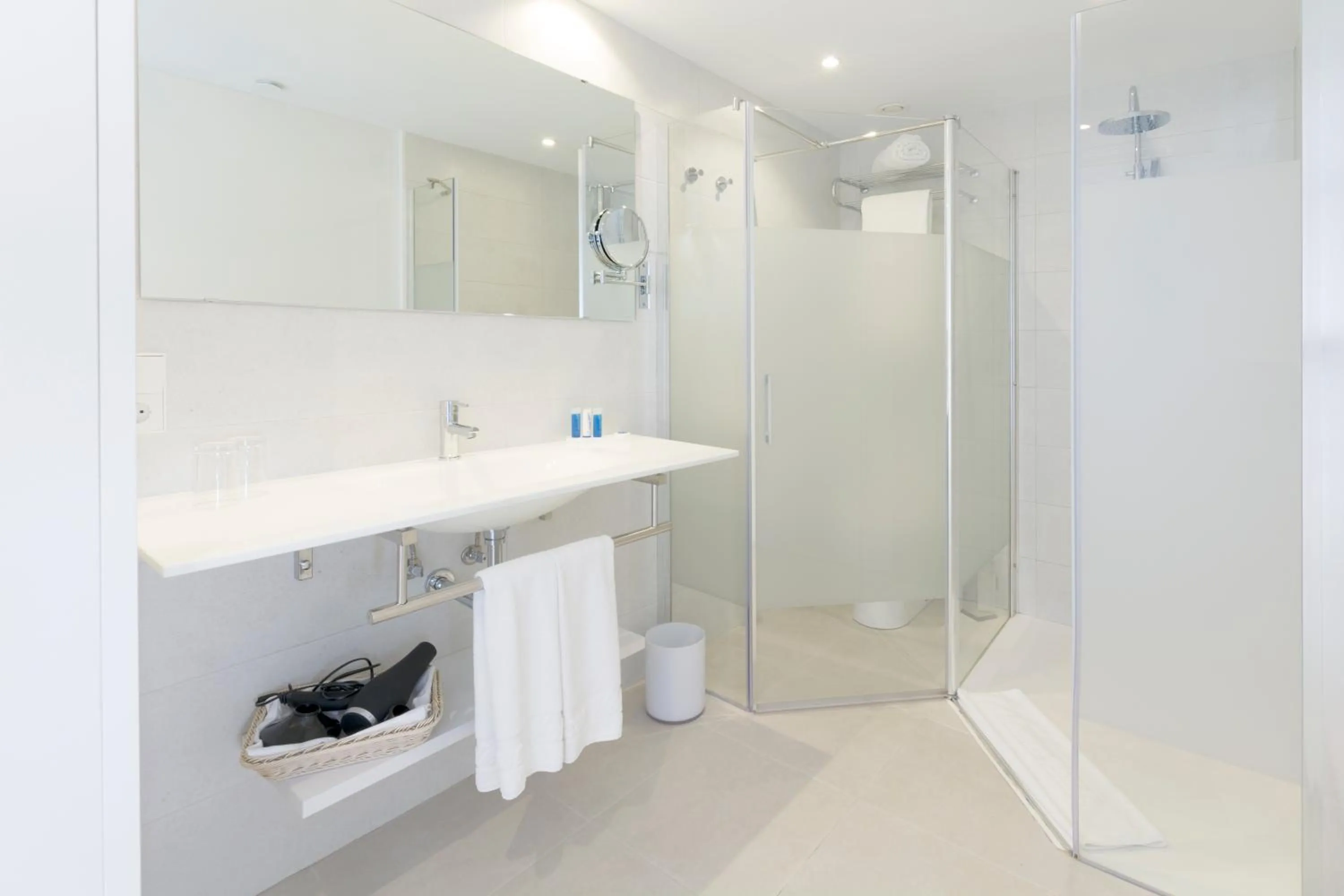 Shower in Reverence Mare Hotel - Adults Only