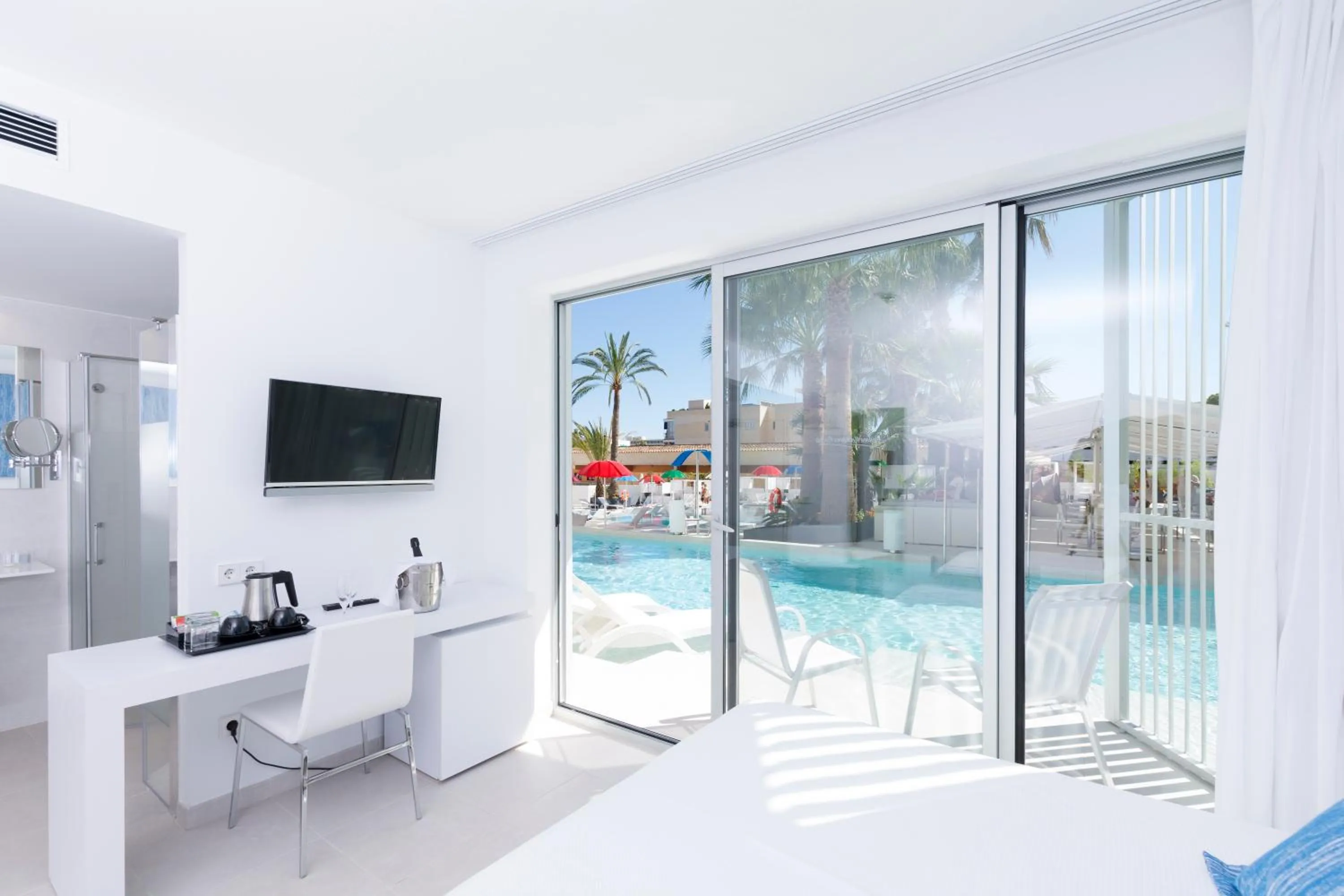 Photo of the whole room in Reverence Mare Hotel - Adults Only