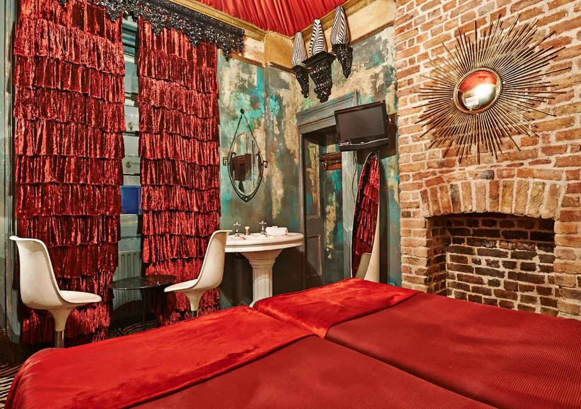 Bed in Pavilion Hotel