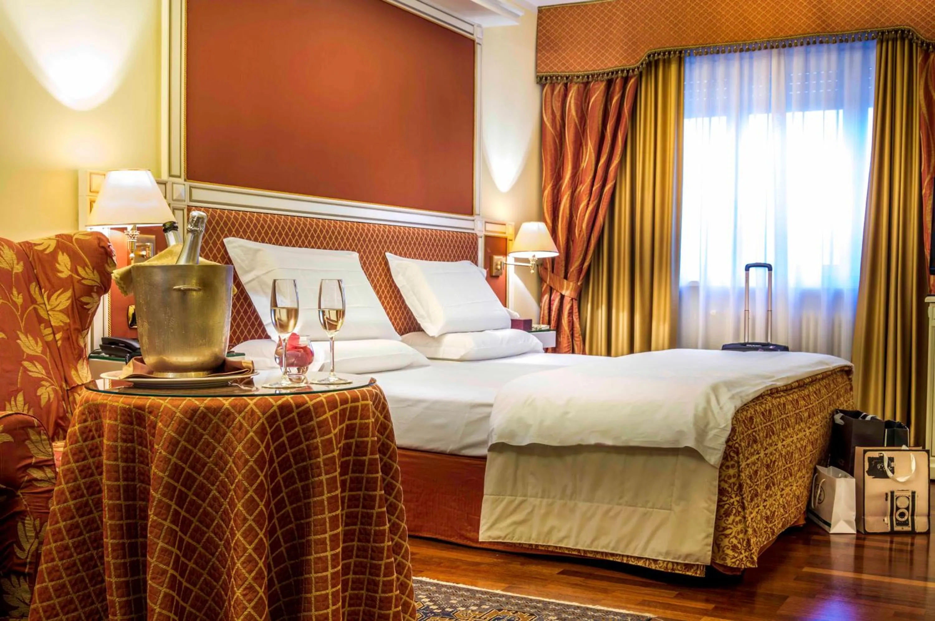 Bedroom, Bed in Hotel La Bussola