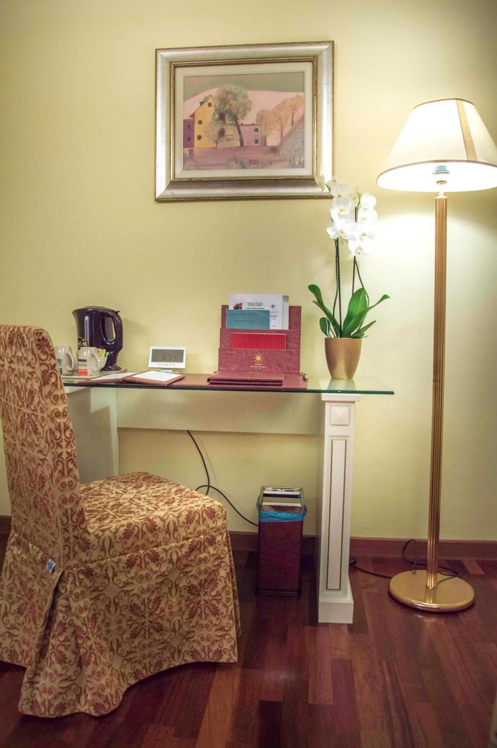 Bedroom in Hotel La Bussola