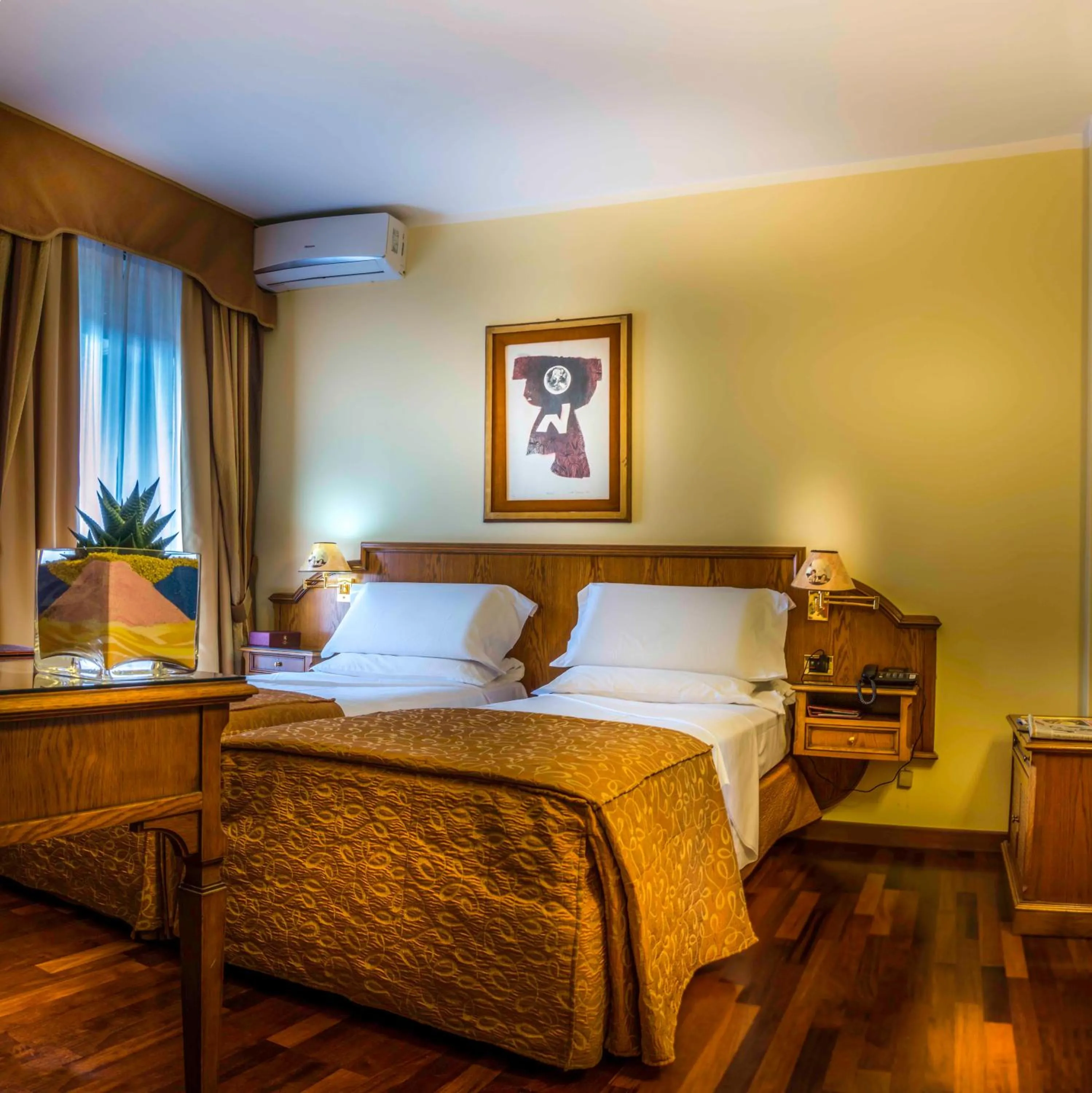 Bedroom, Bed in Hotel La Bussola