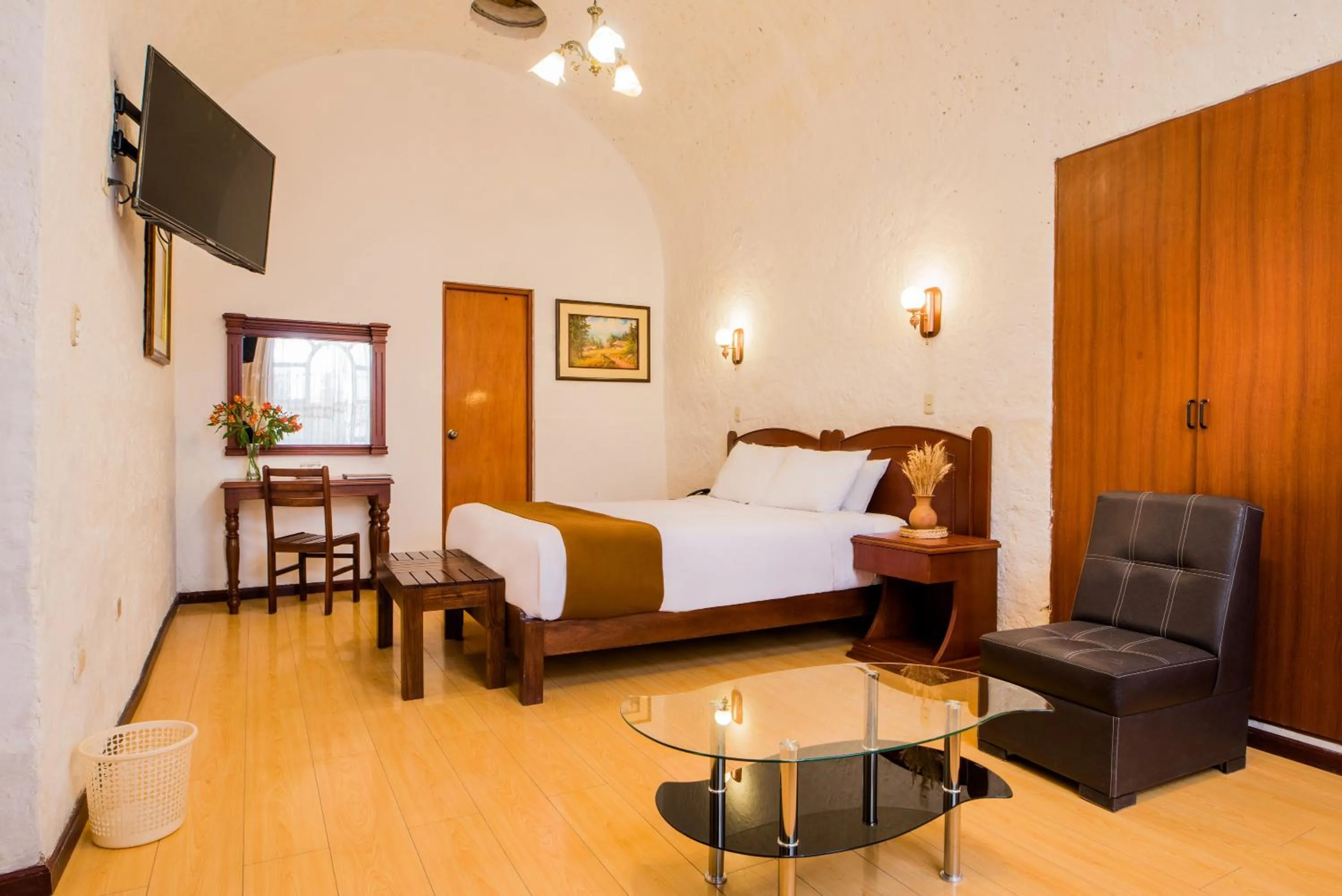 Photo of the whole room, Bed in Santa Marta Hotel