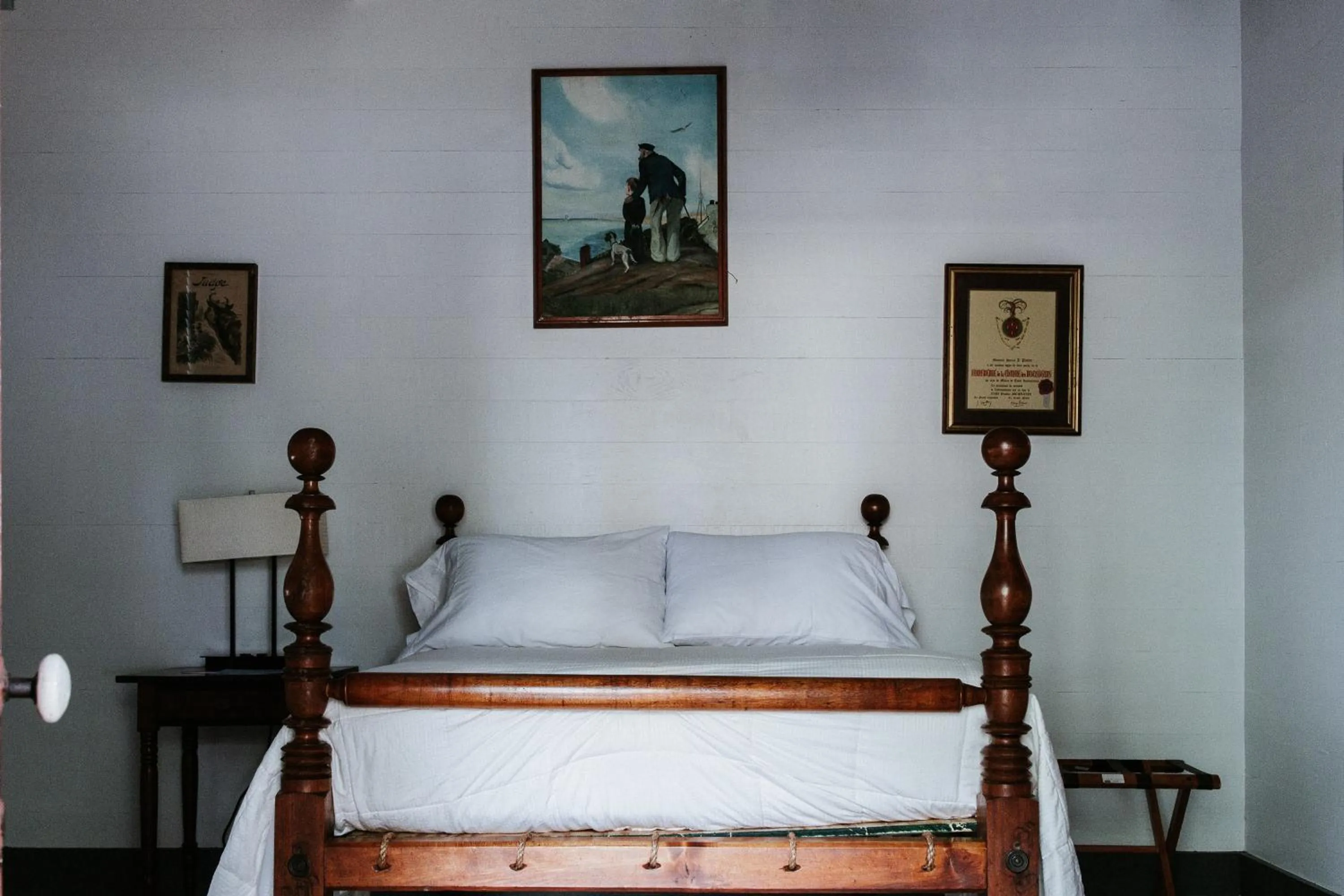 Bed in Maison Mouton Bed & Breakfast