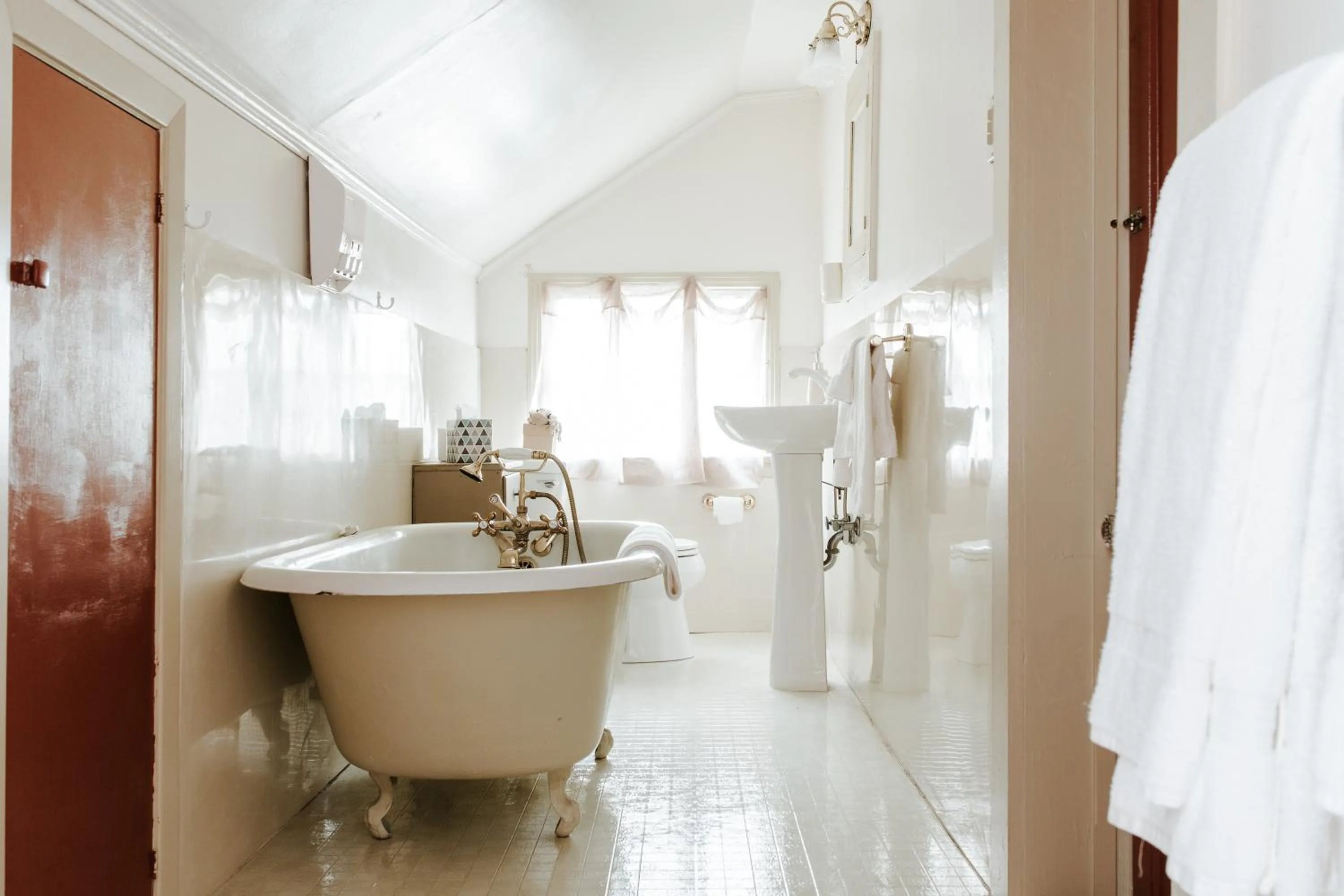 Bathroom in Maison Mouton Bed & Breakfast