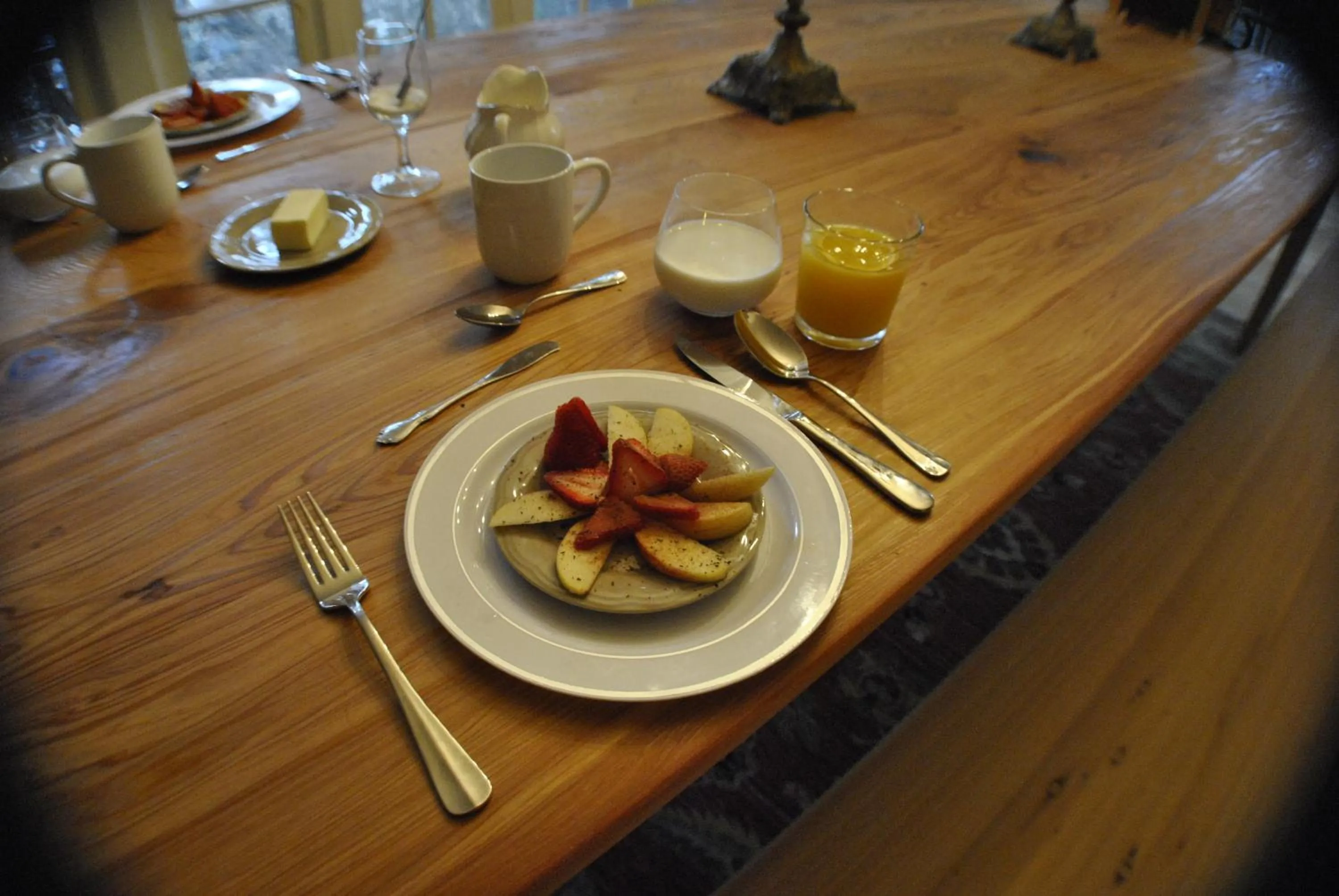 American breakfast in Maison Mouton Bed & Breakfast