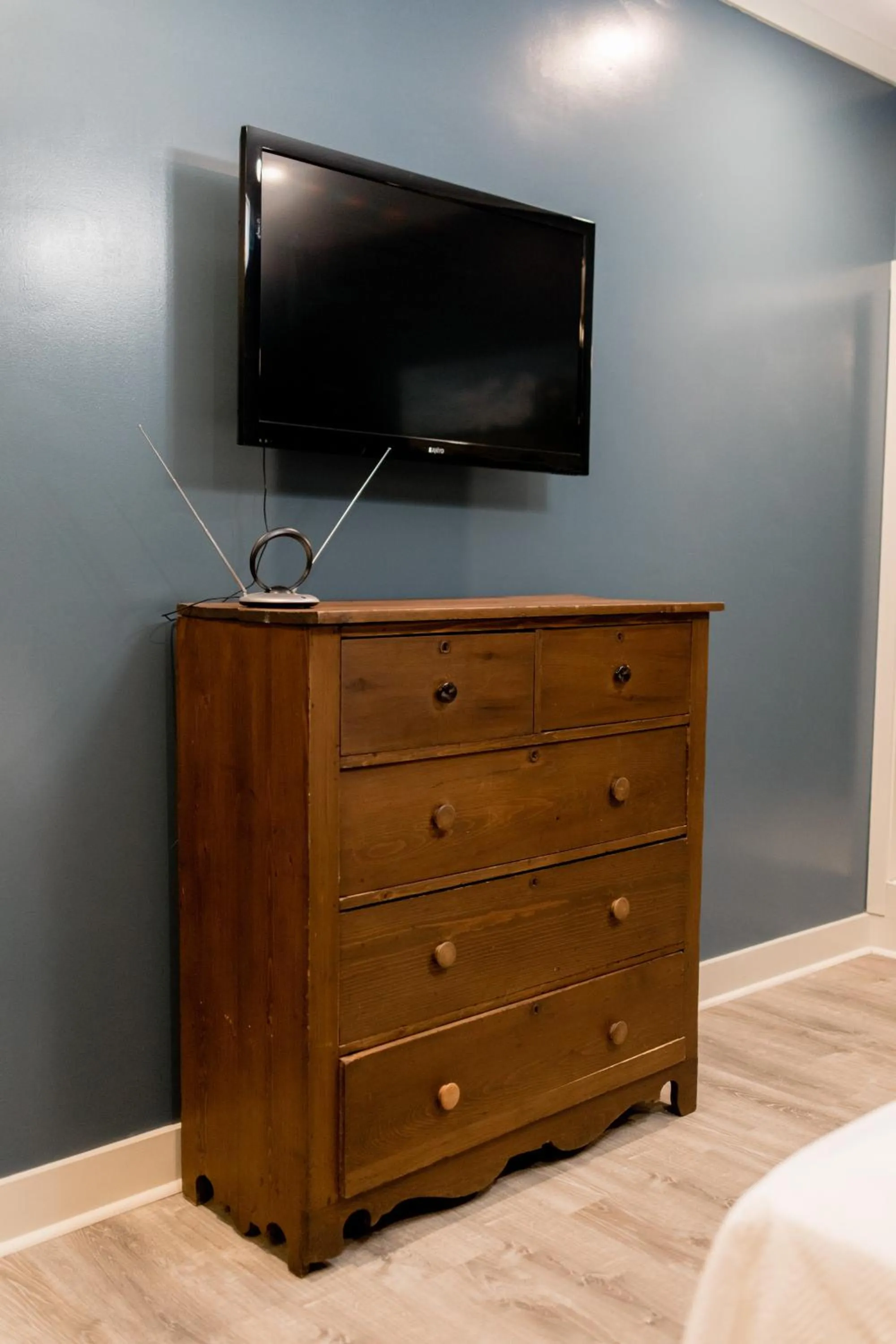 TV and multimedia in Maison Mouton Bed & Breakfast