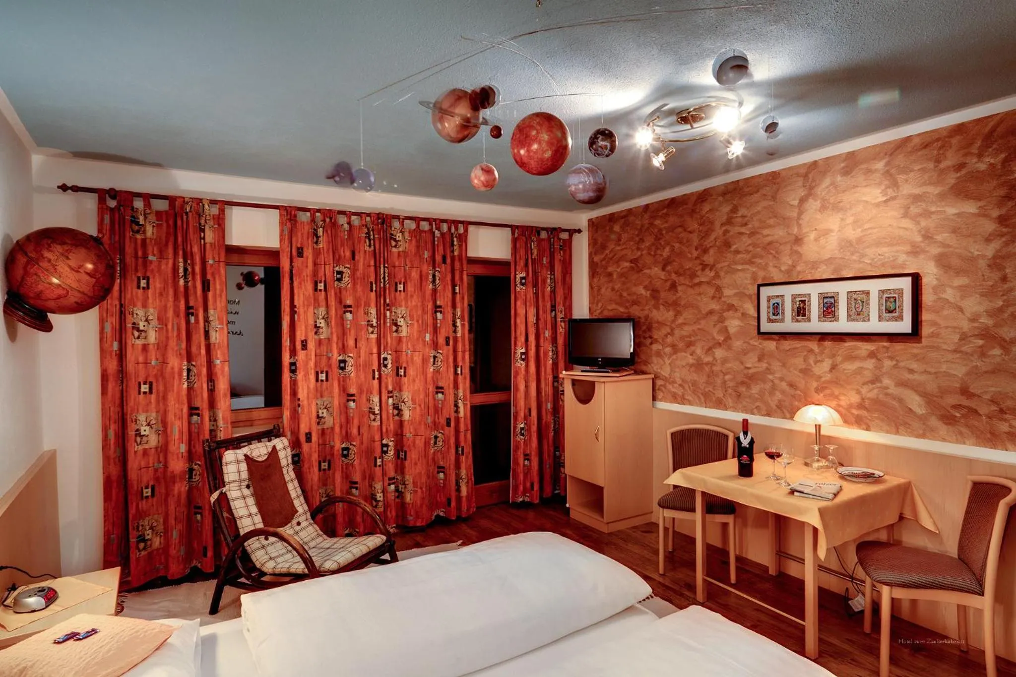 Bed in Hotel zum Zauberkabinett