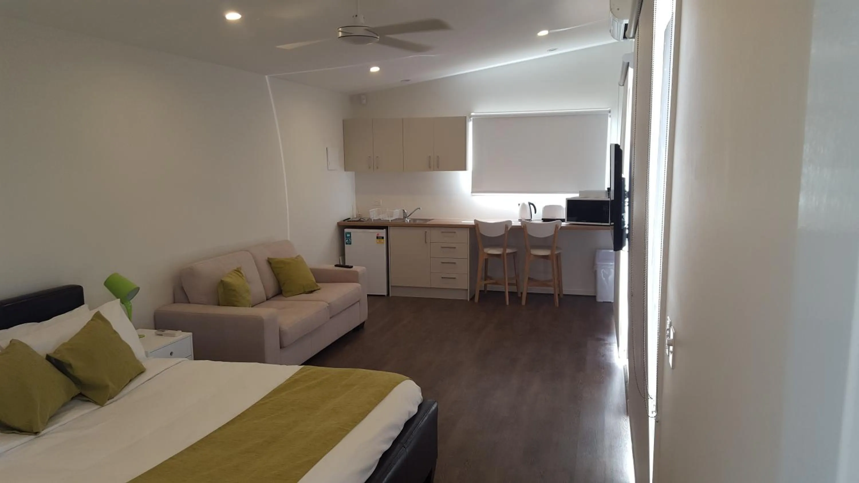 Photo of the whole room, Bed in Lara Lodge