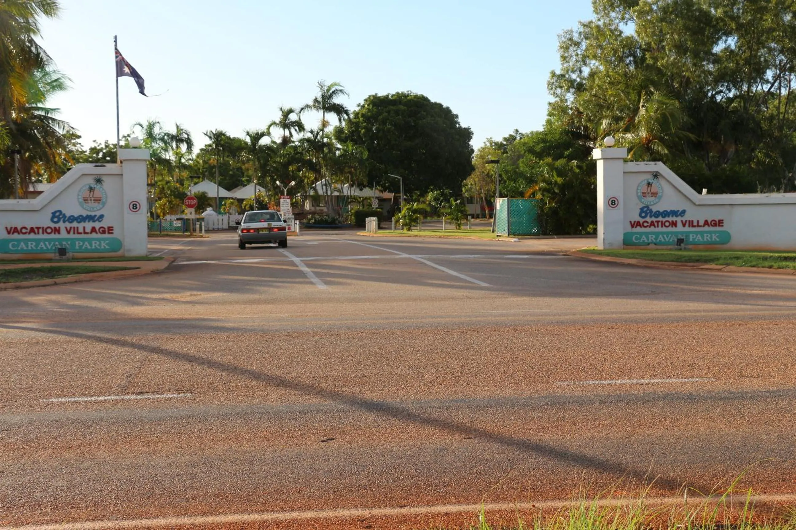 Facade/entrance in Broome Vacation Village