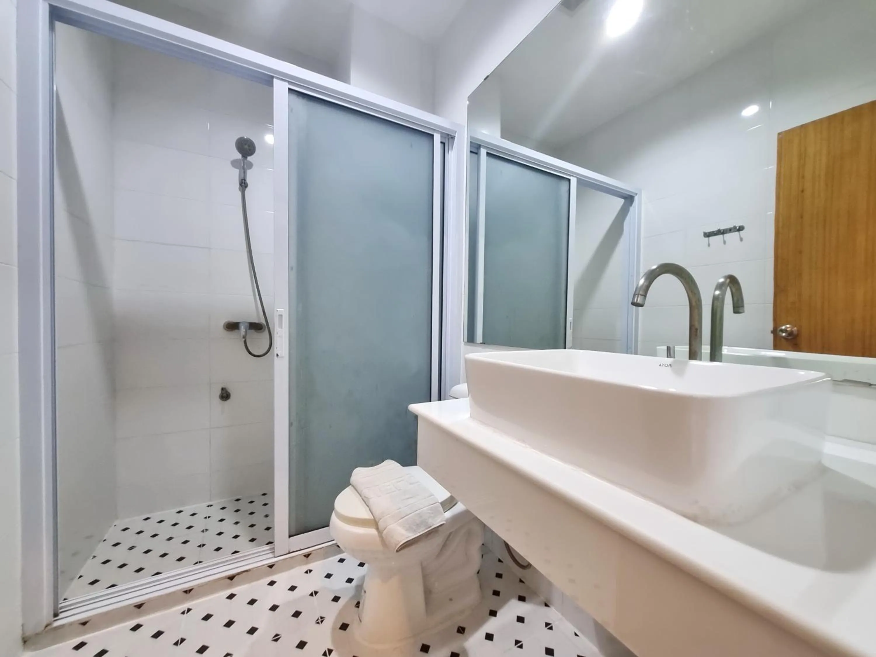 Shower in MAR24 Koh Tao Hotel