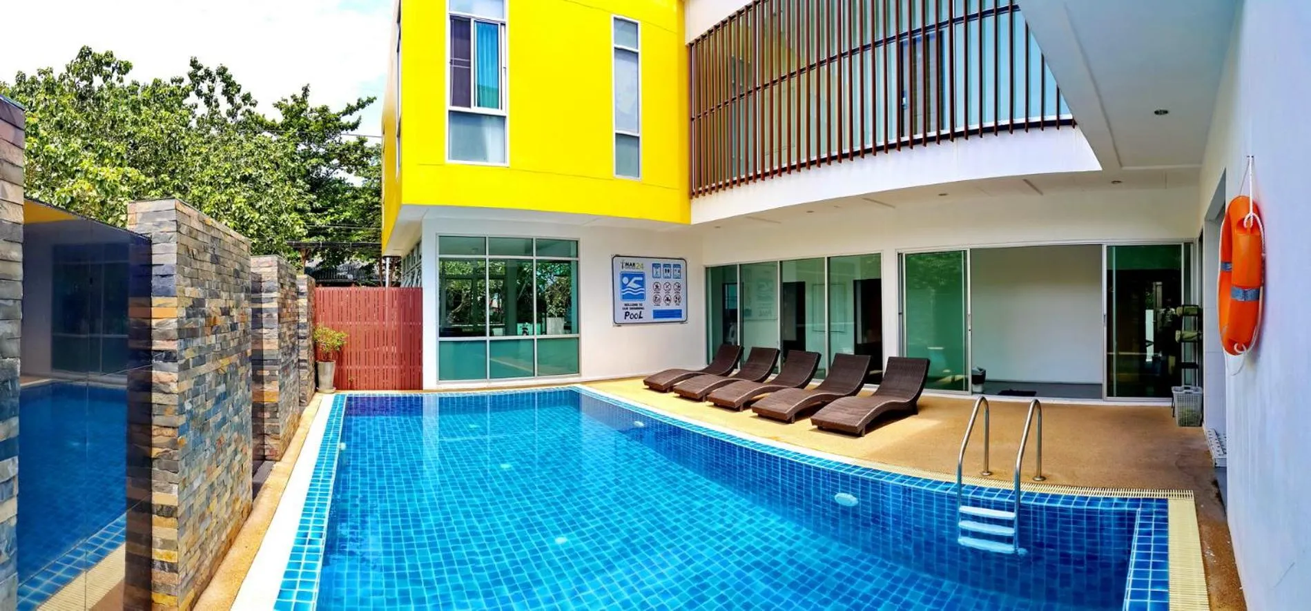 Swimming pool in MAR24 Koh Tao Hotel