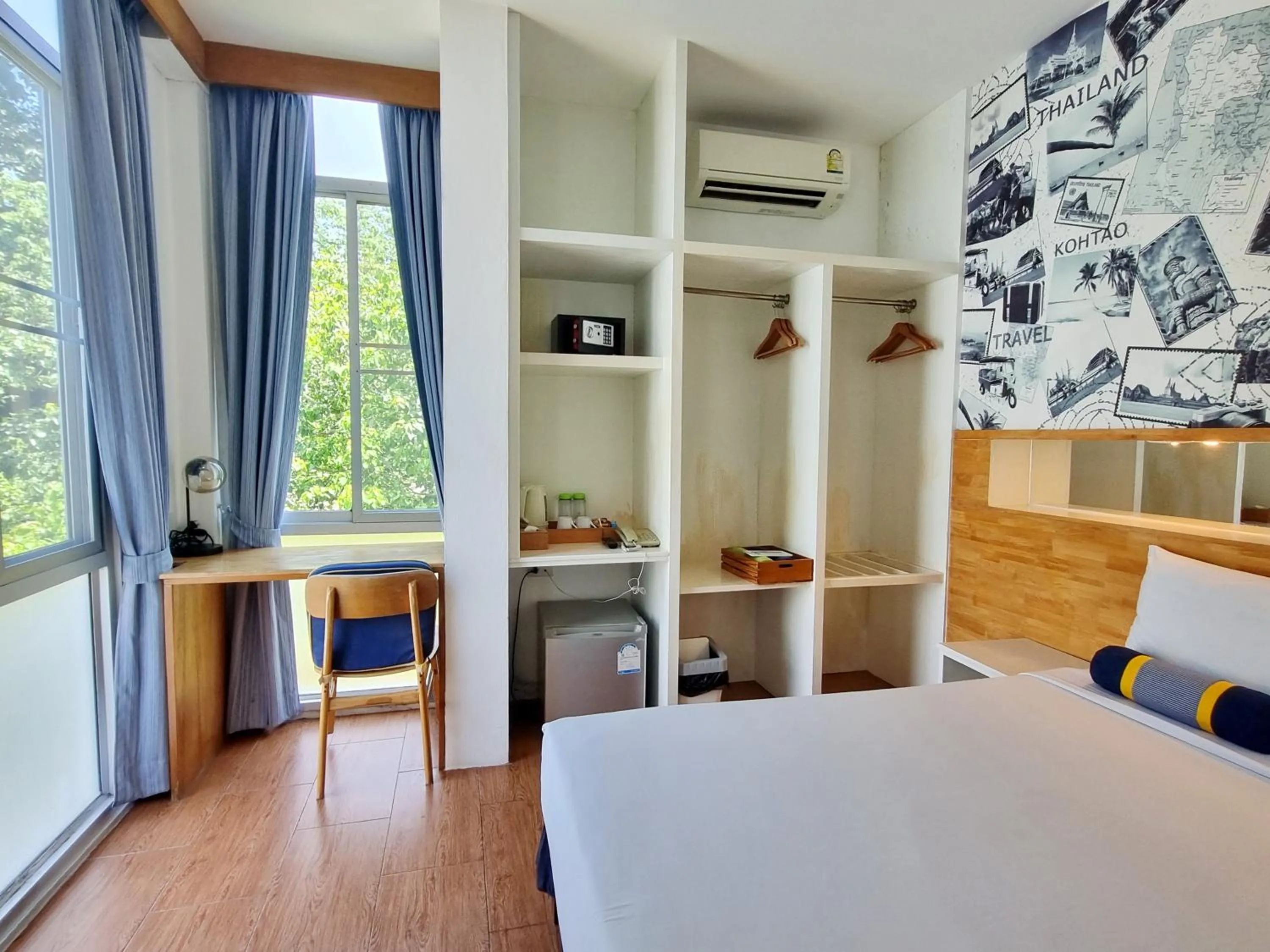 Photo of the whole room, Bed in MAR24 Koh Tao Hotel