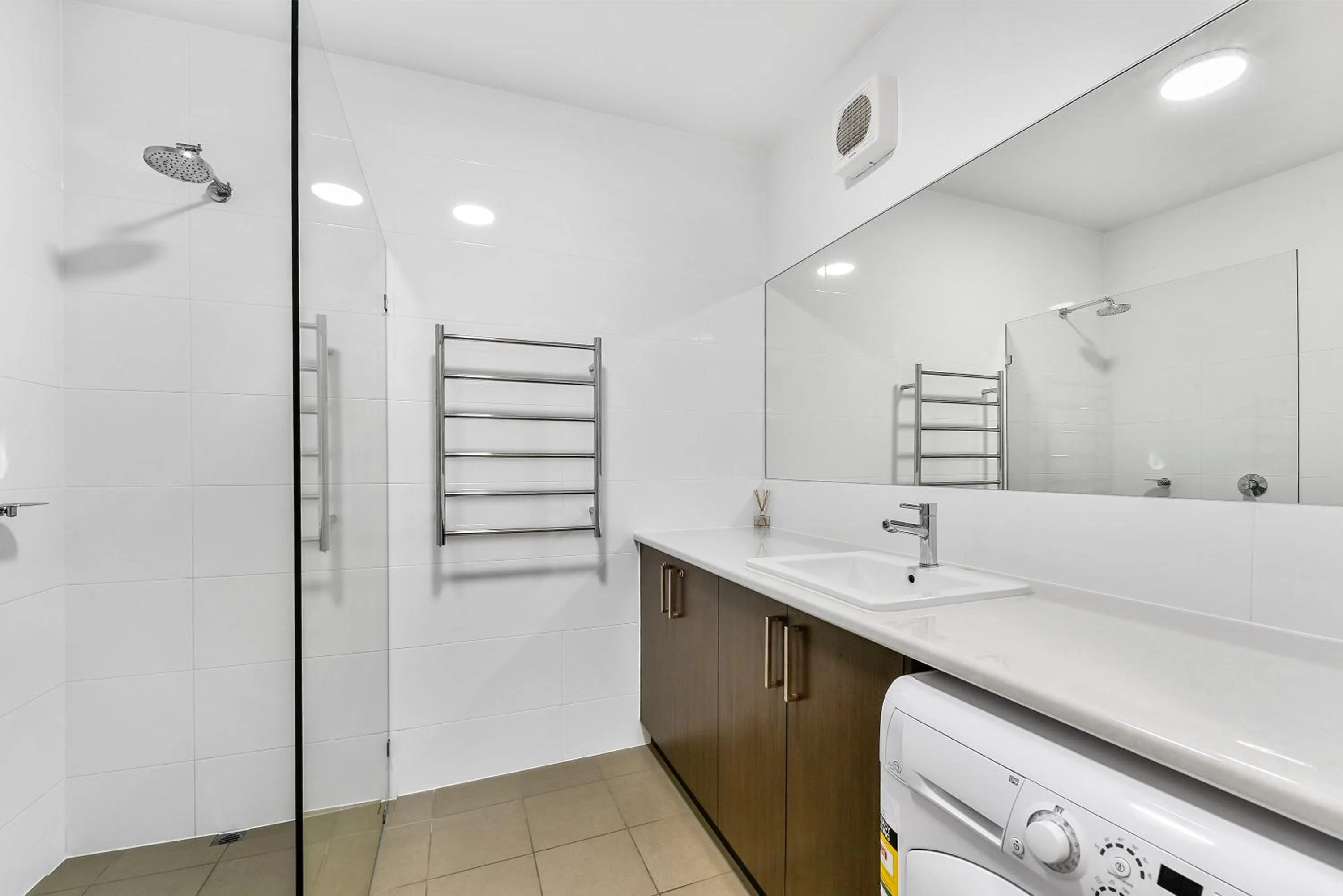 Bathroom in Robe Marina Accommodation