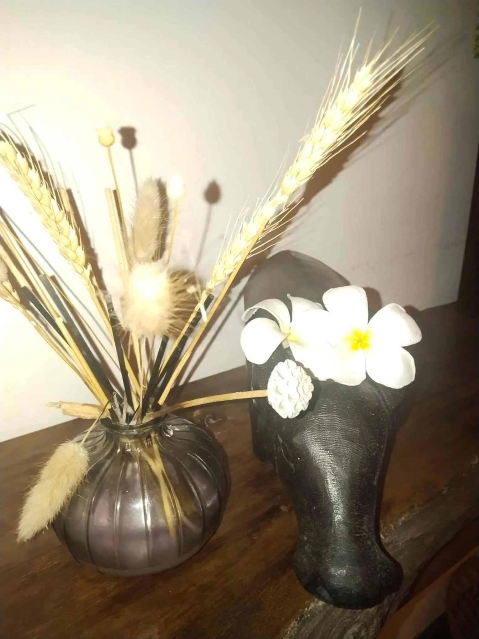 Decorative detail in Villa Kalachuchi V.K