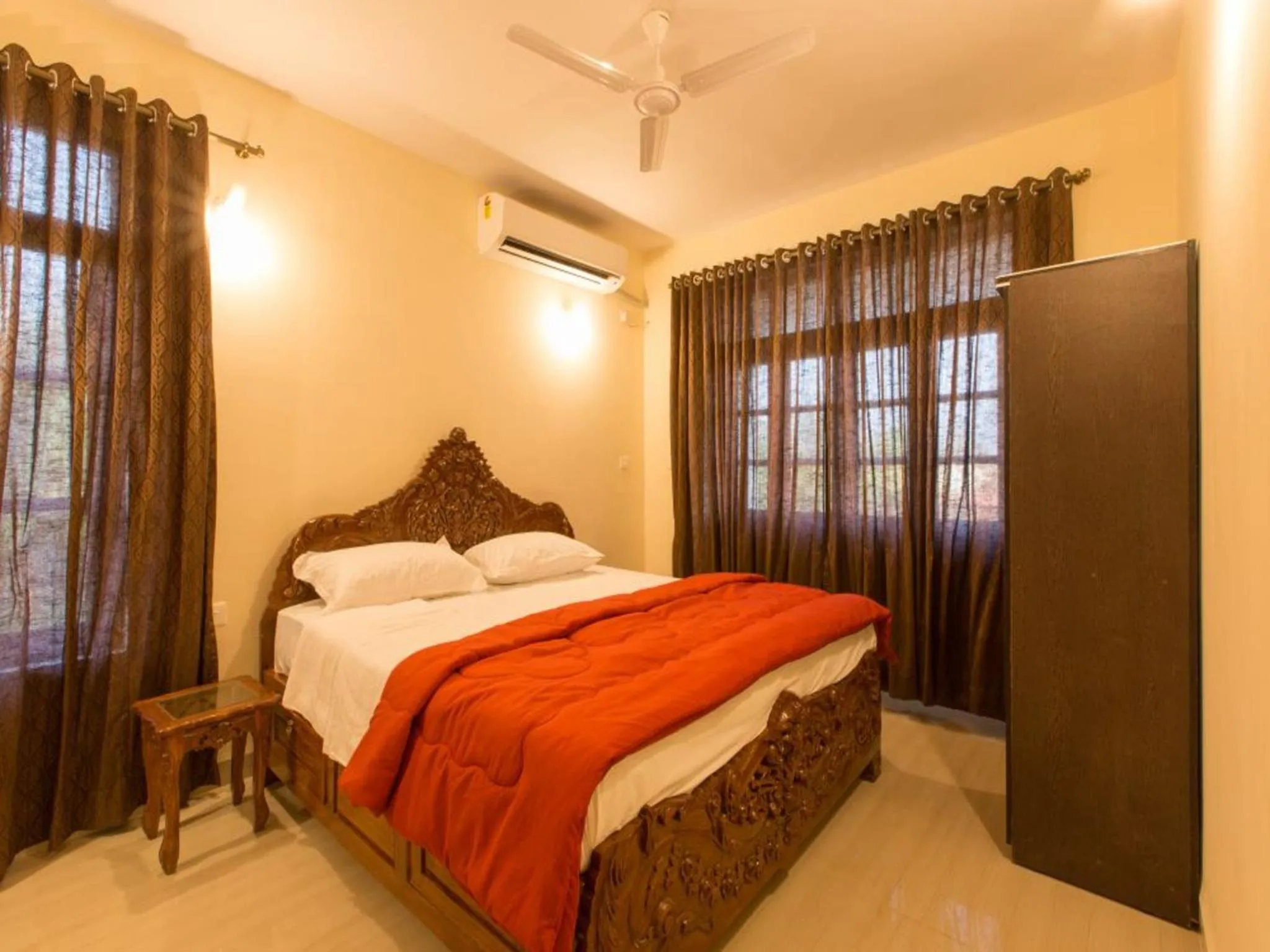 Two-Bedroom Apartment in Saudades Homestays