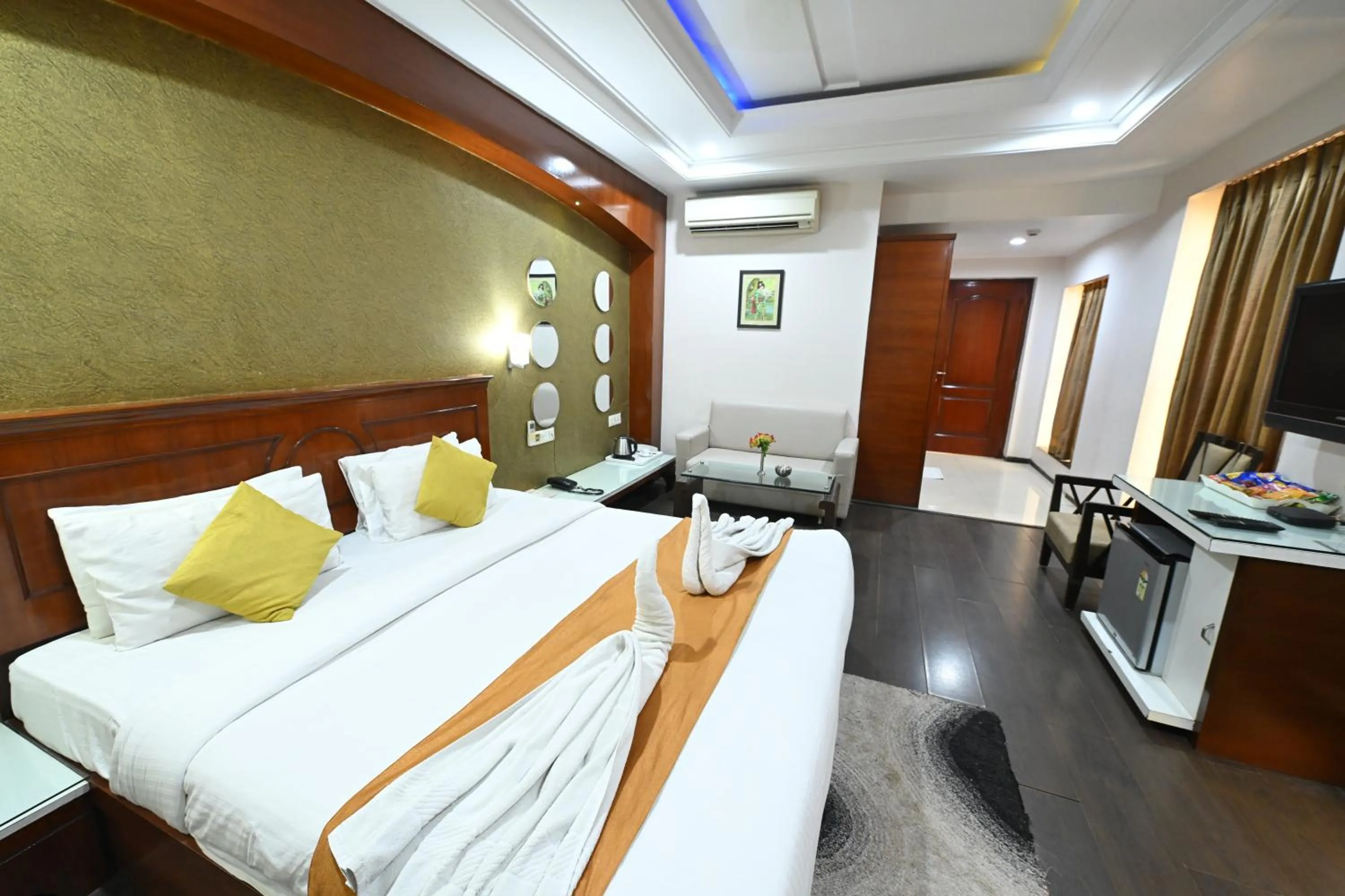 Hotel Amit International