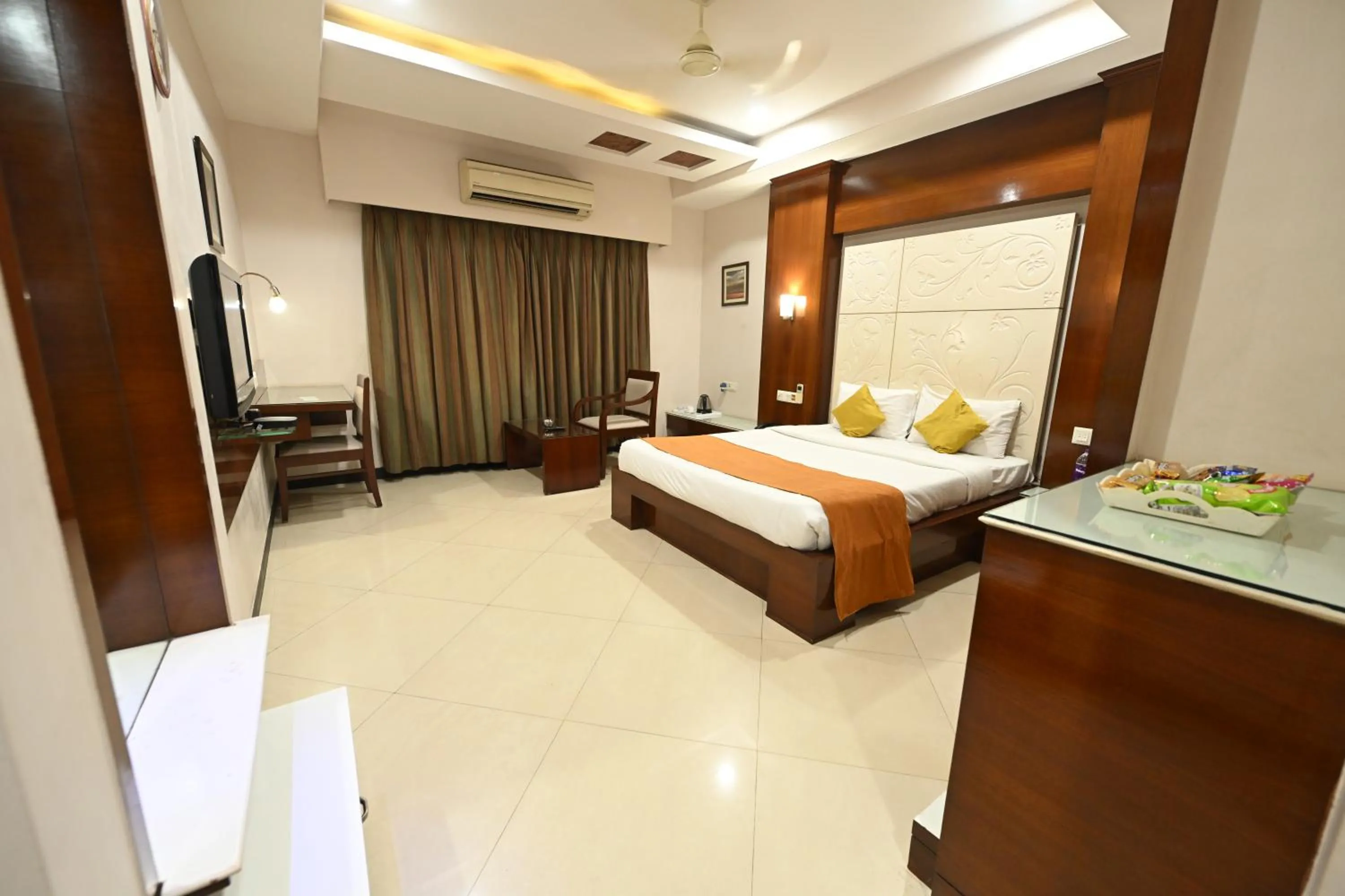 Hotel Amit International