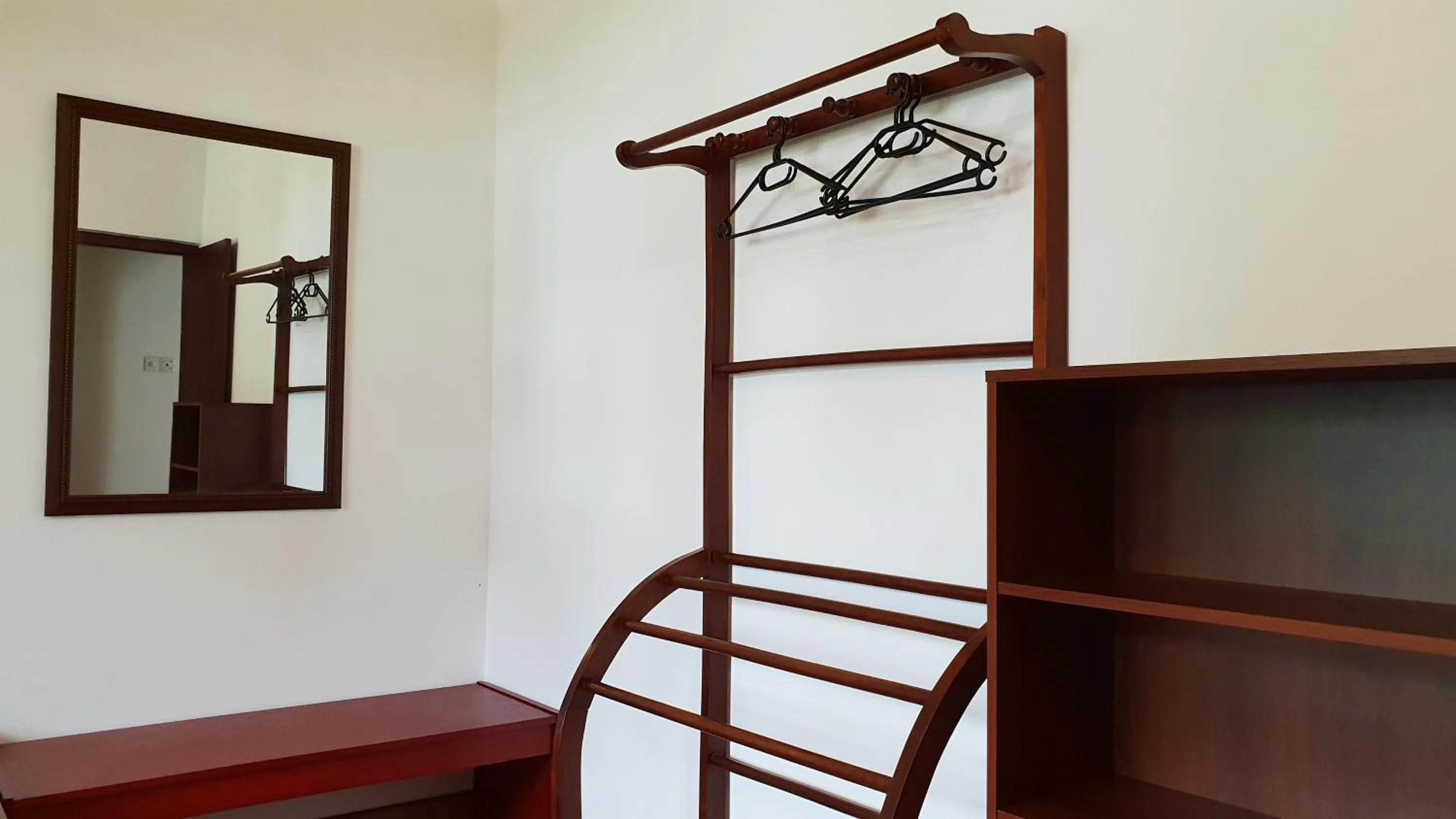 Photo of the whole room in Emildale Villa