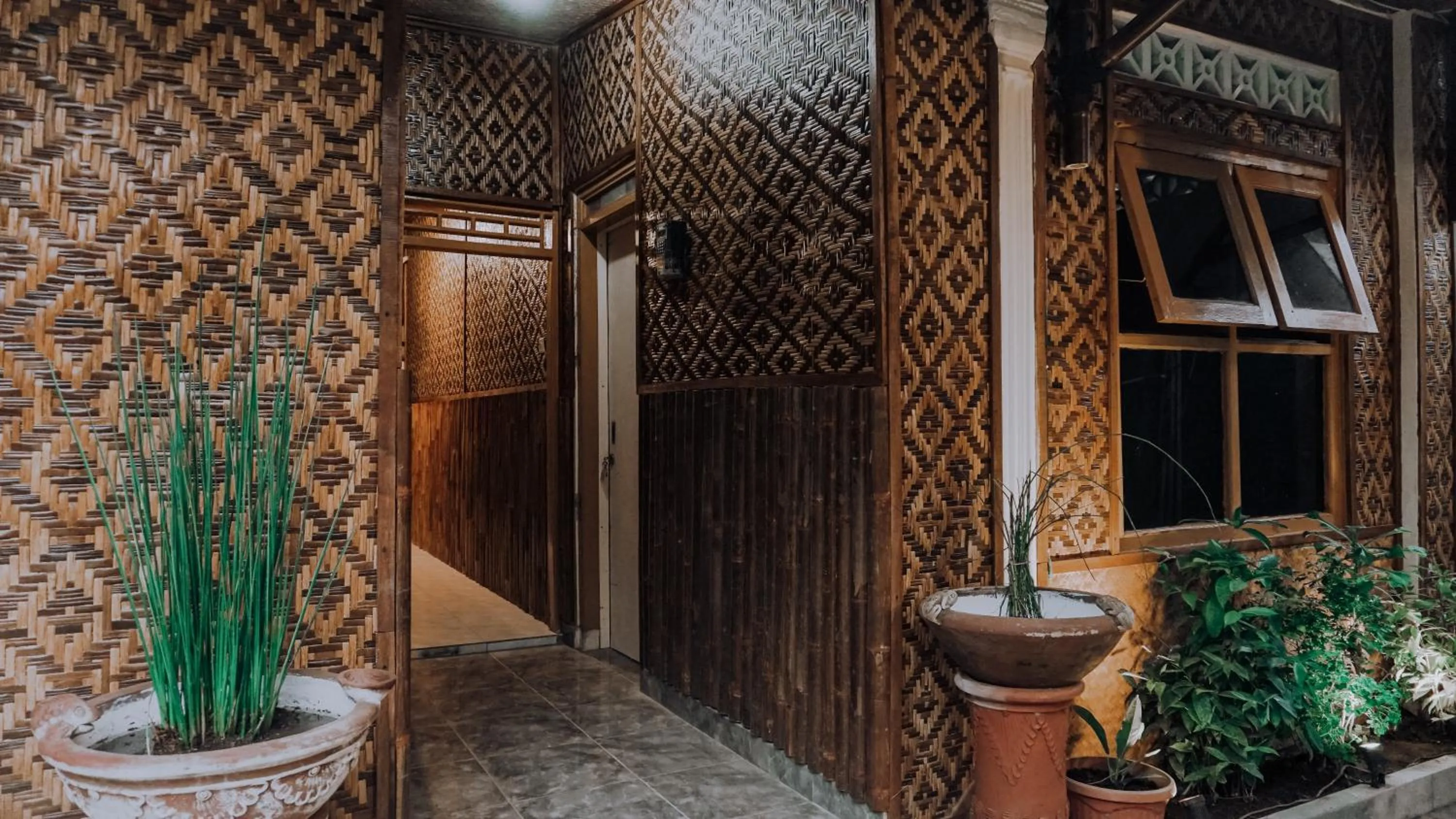 Facade/entrance in Glory Homestay