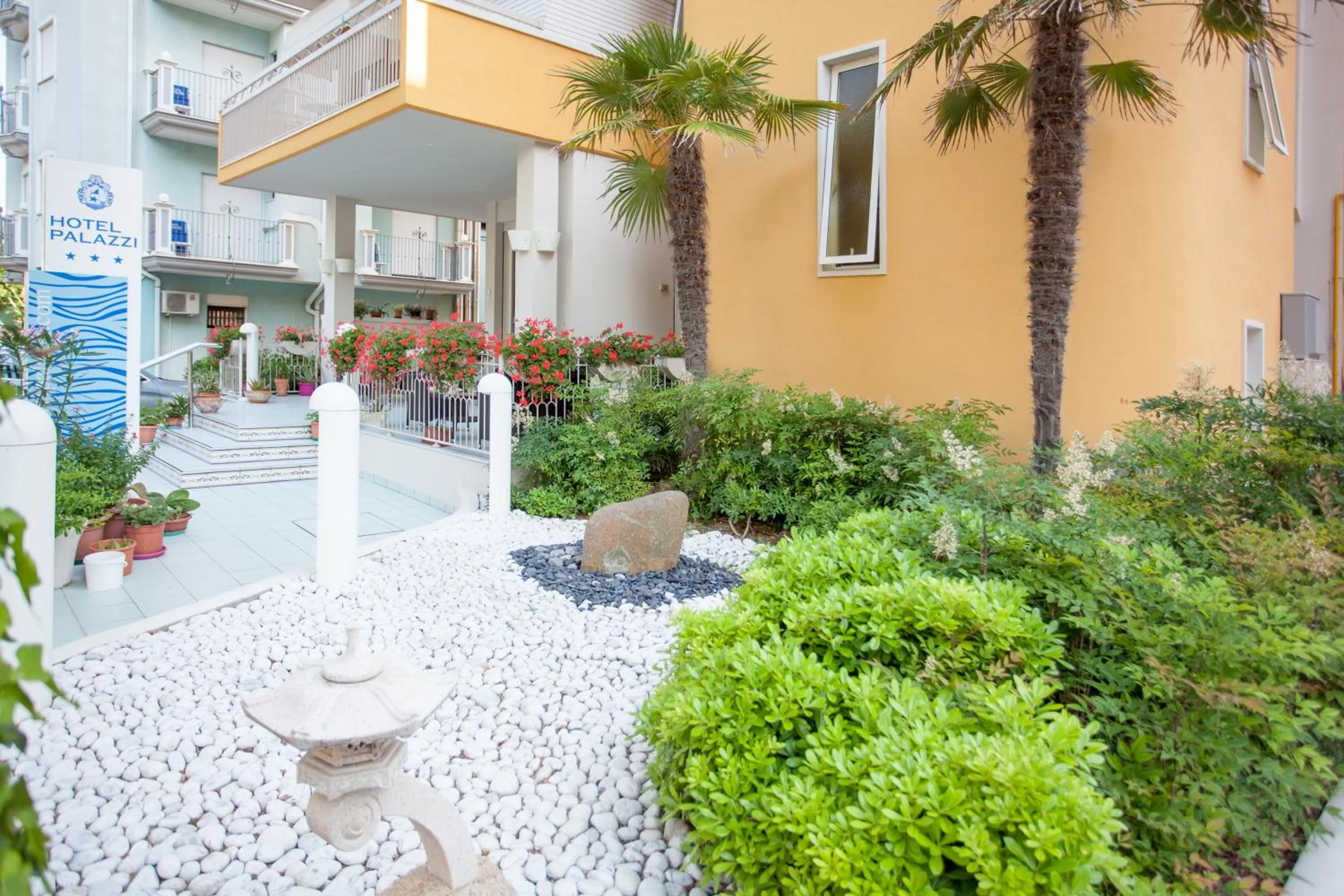 Restaurant/places to eat in Hotel Palazzi