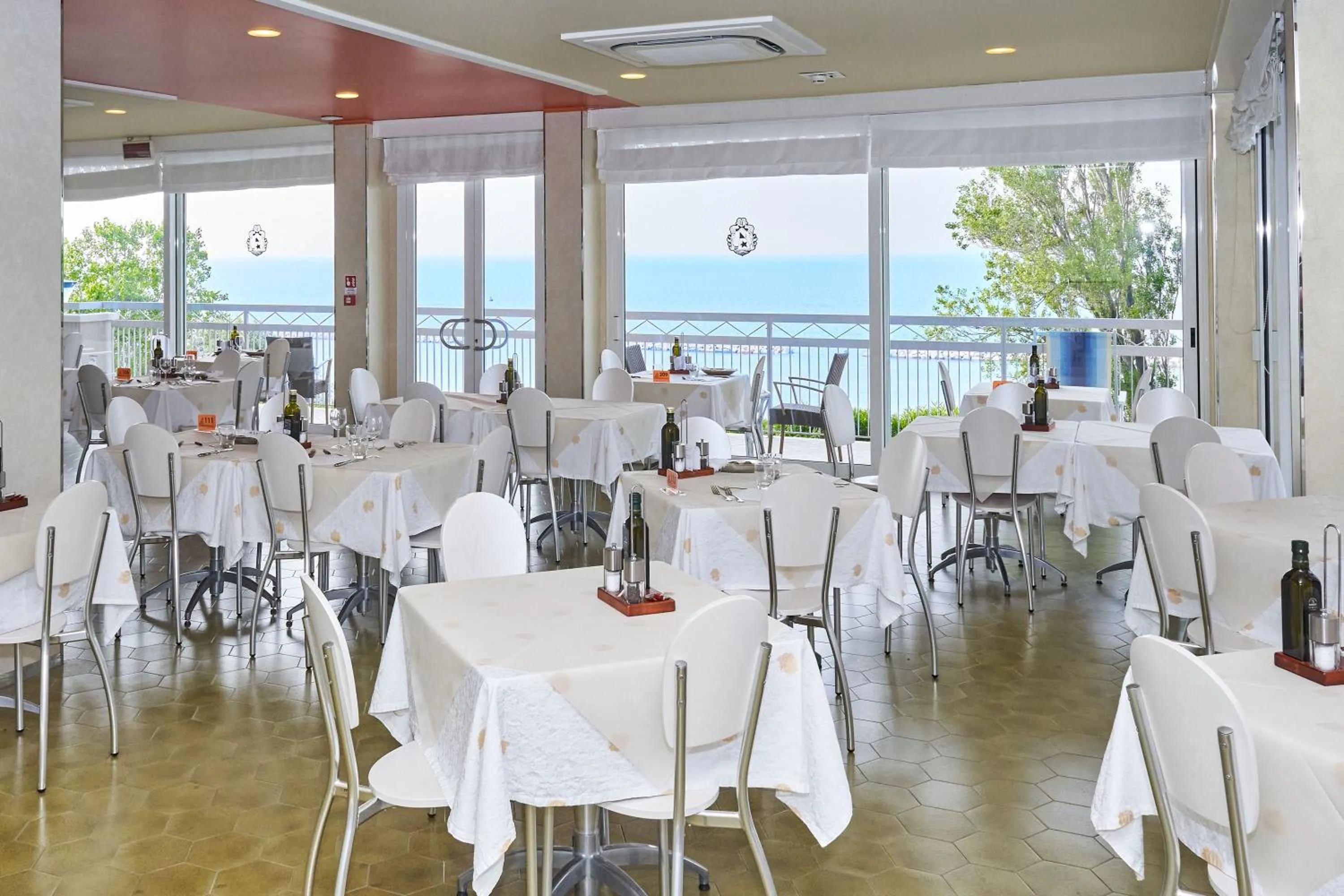 Restaurant/places to eat in Hotel Palazzi