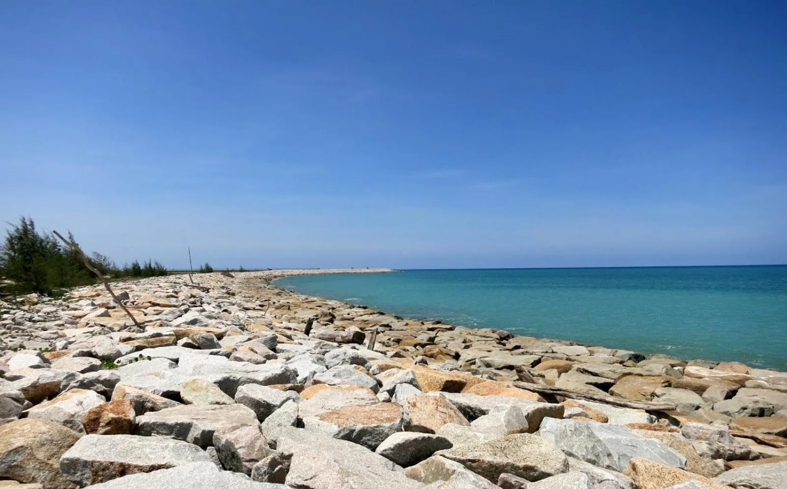 Beach in AM Transit Inn Kuala Terengganu