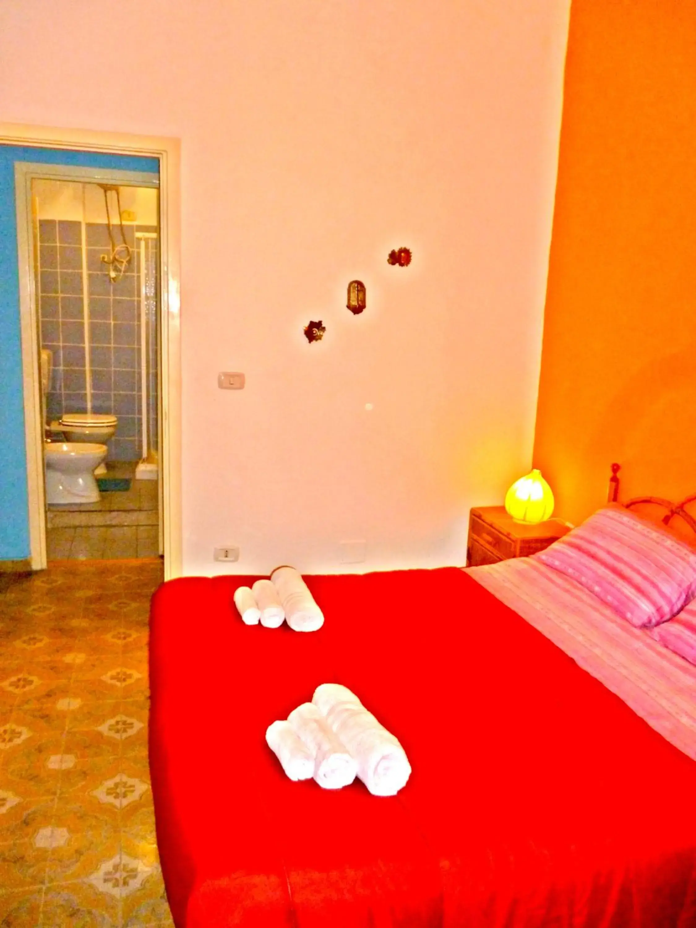 Triple Room with Shared Bathroom - single occupancy in I Cinque Continenti Triple Room with Shared Bathroom - single occupancy in I Cinque Continenti