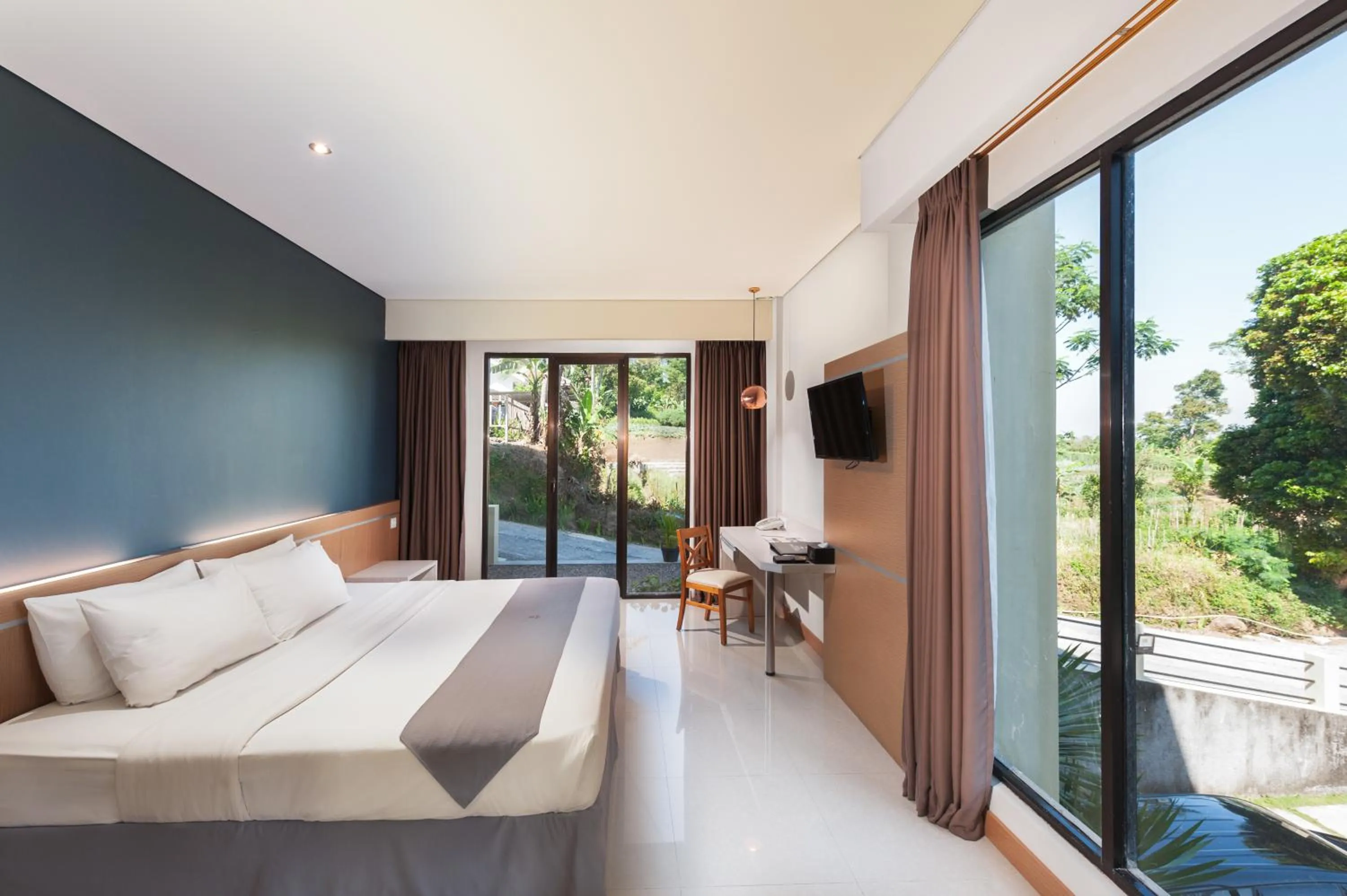 Photo of the whole room in Nava Hotel Tawangmangu