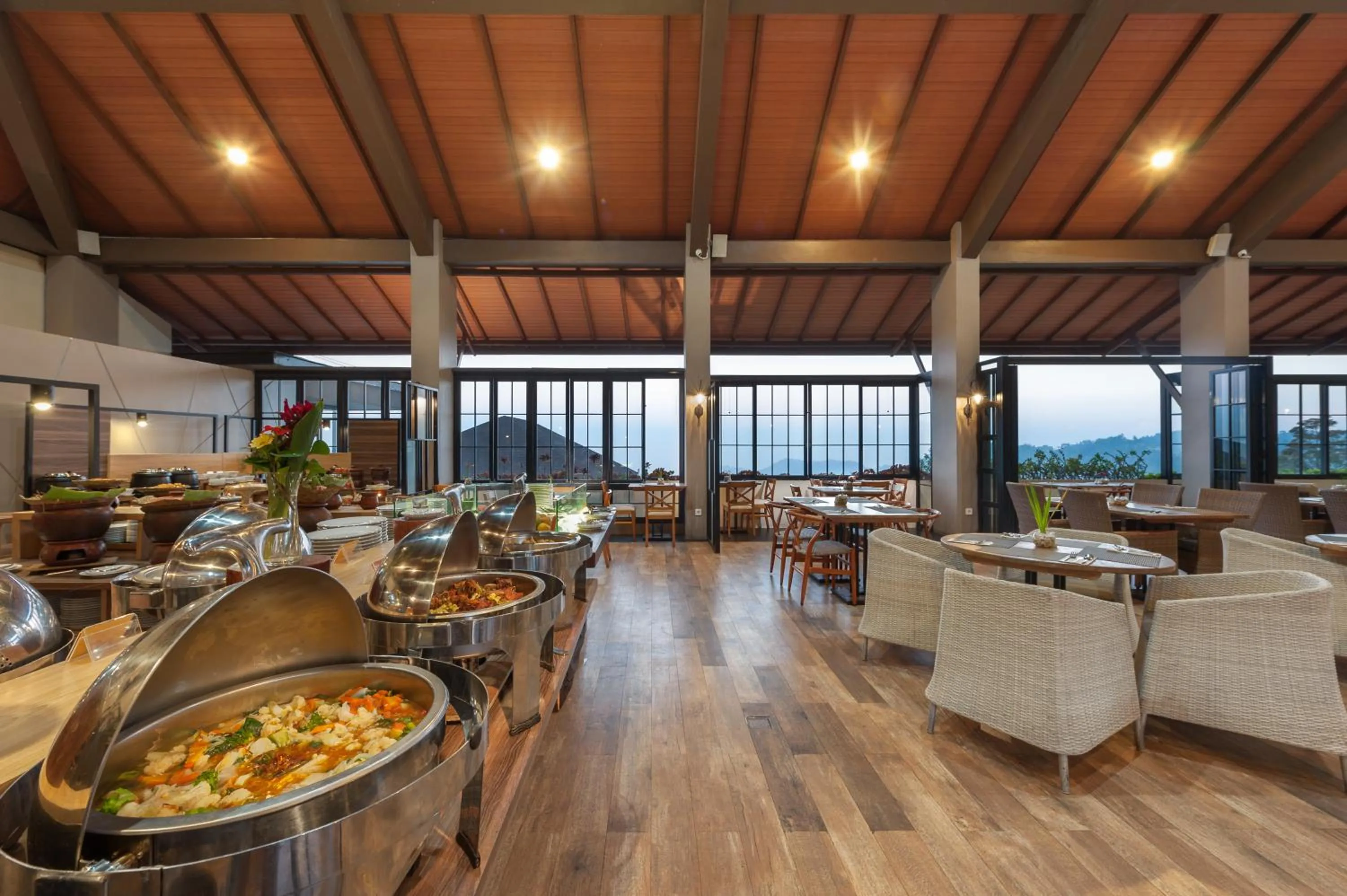 Restaurant/places to eat in Nava Hotel Tawangmangu