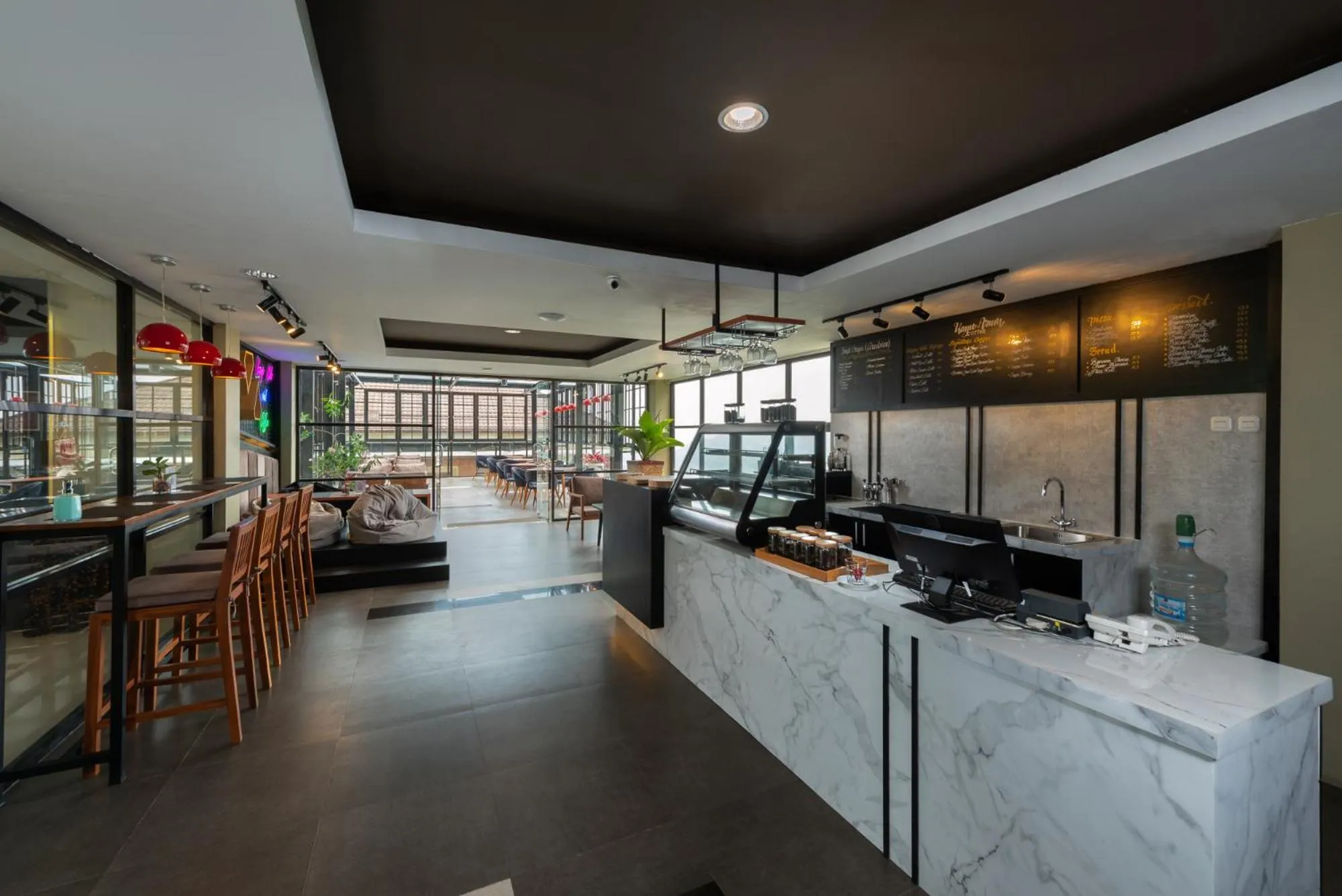 Restaurant/places to eat in Nava Hotel Tawangmangu