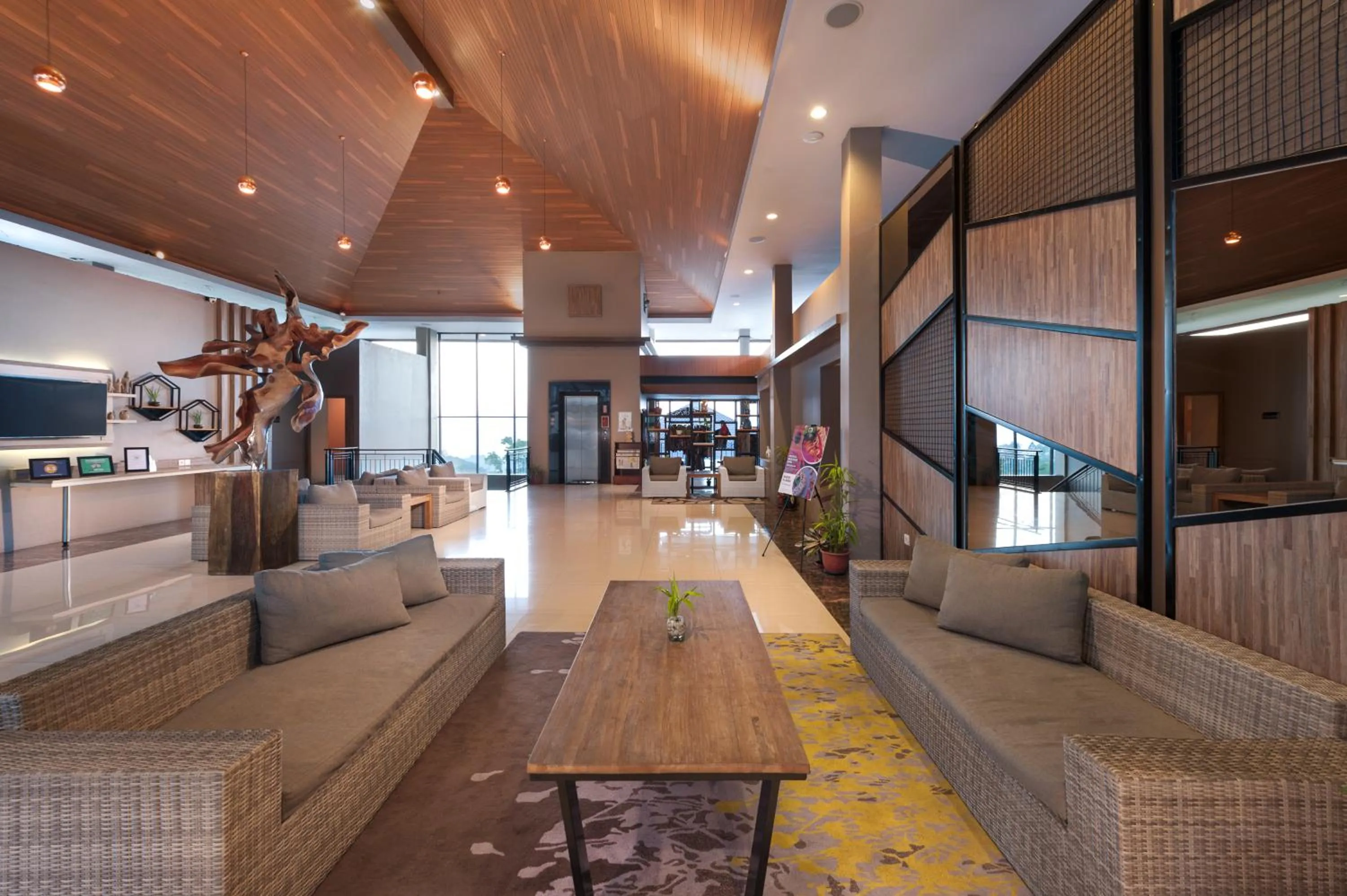 Lobby or reception in Nava Hotel Tawangmangu