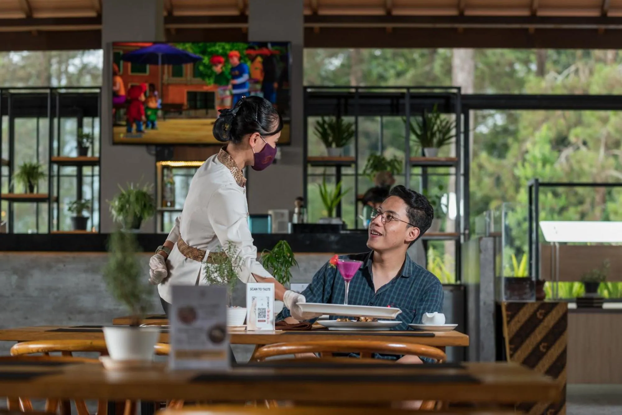 Restaurant/places to eat in Nava Hotel Tawangmangu