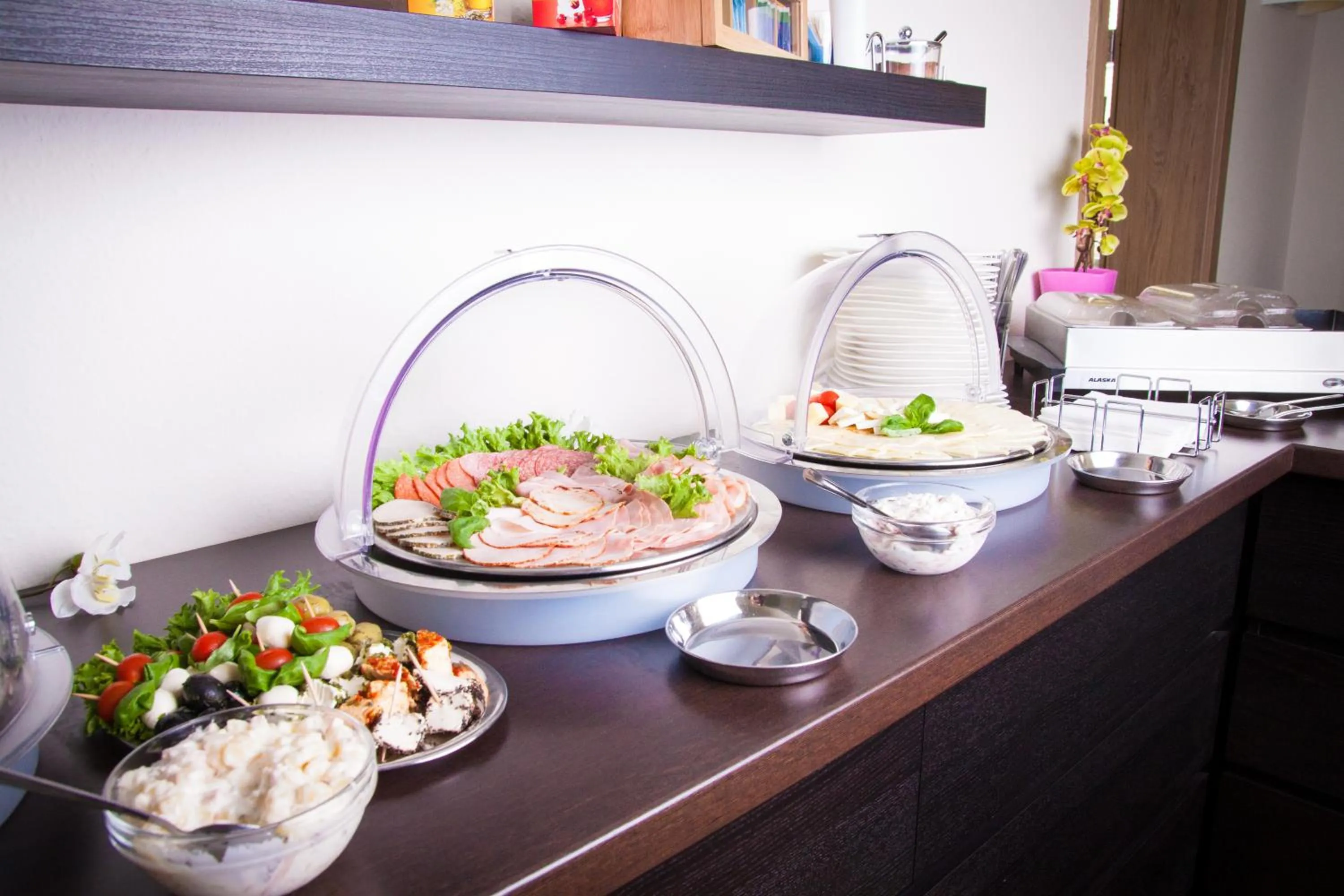 Buffet breakfast in Garni-Hotel An der Weide