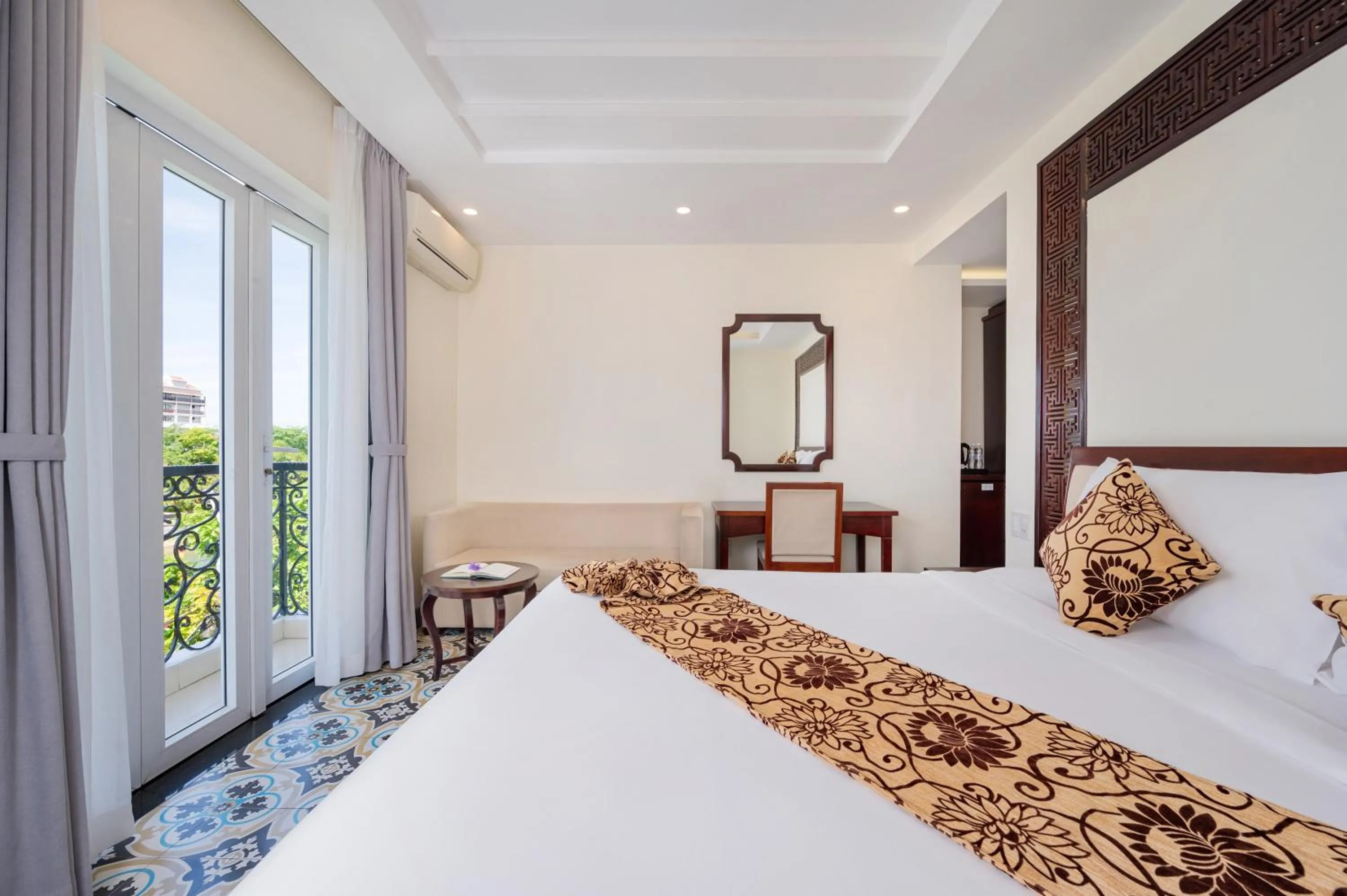 Photo of the whole room, Bed in Hoi An Canal House