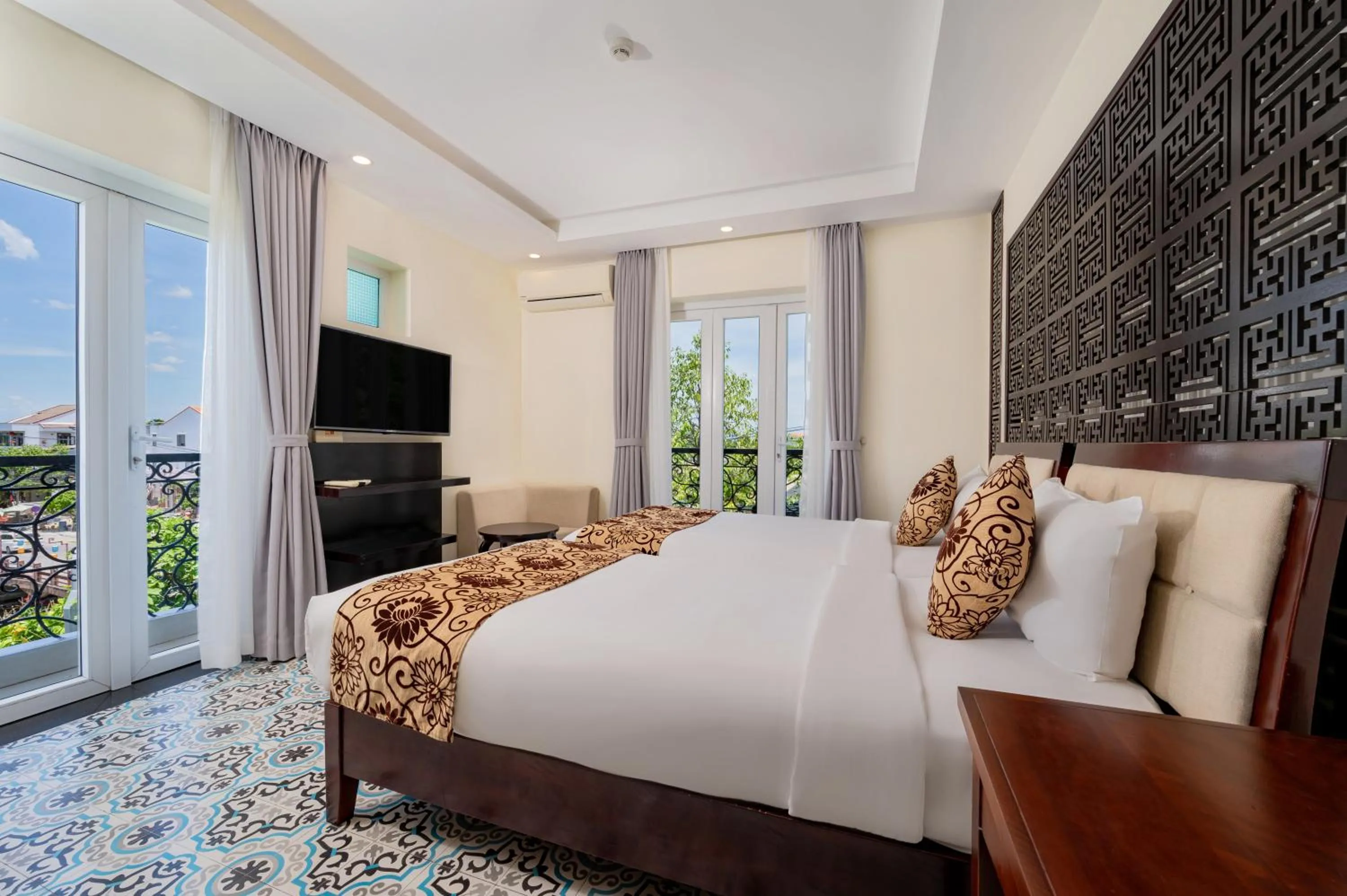 Bed in Hoi An Canal House