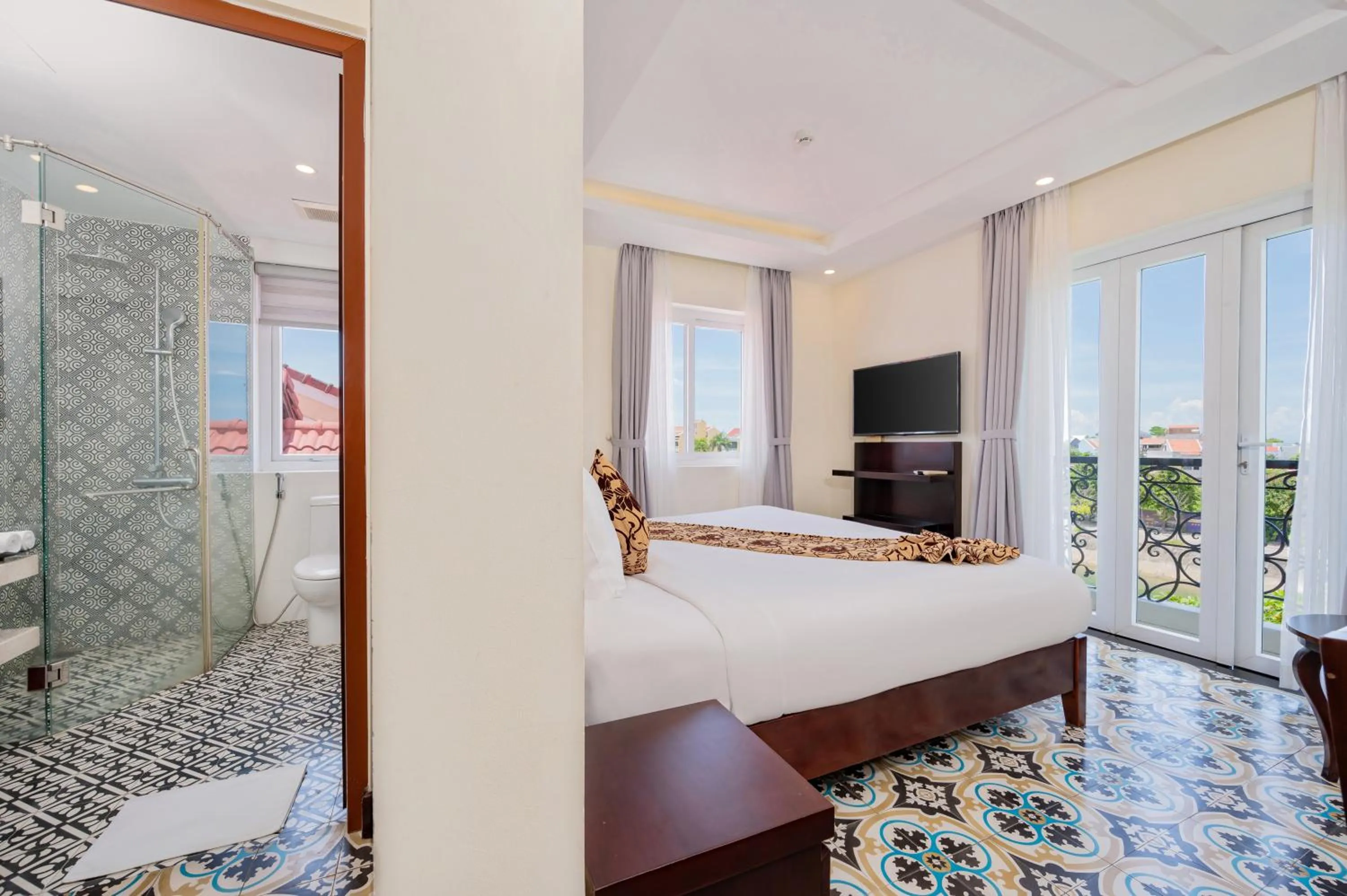 Photo of the whole room, Bed in Hoi An Canal House