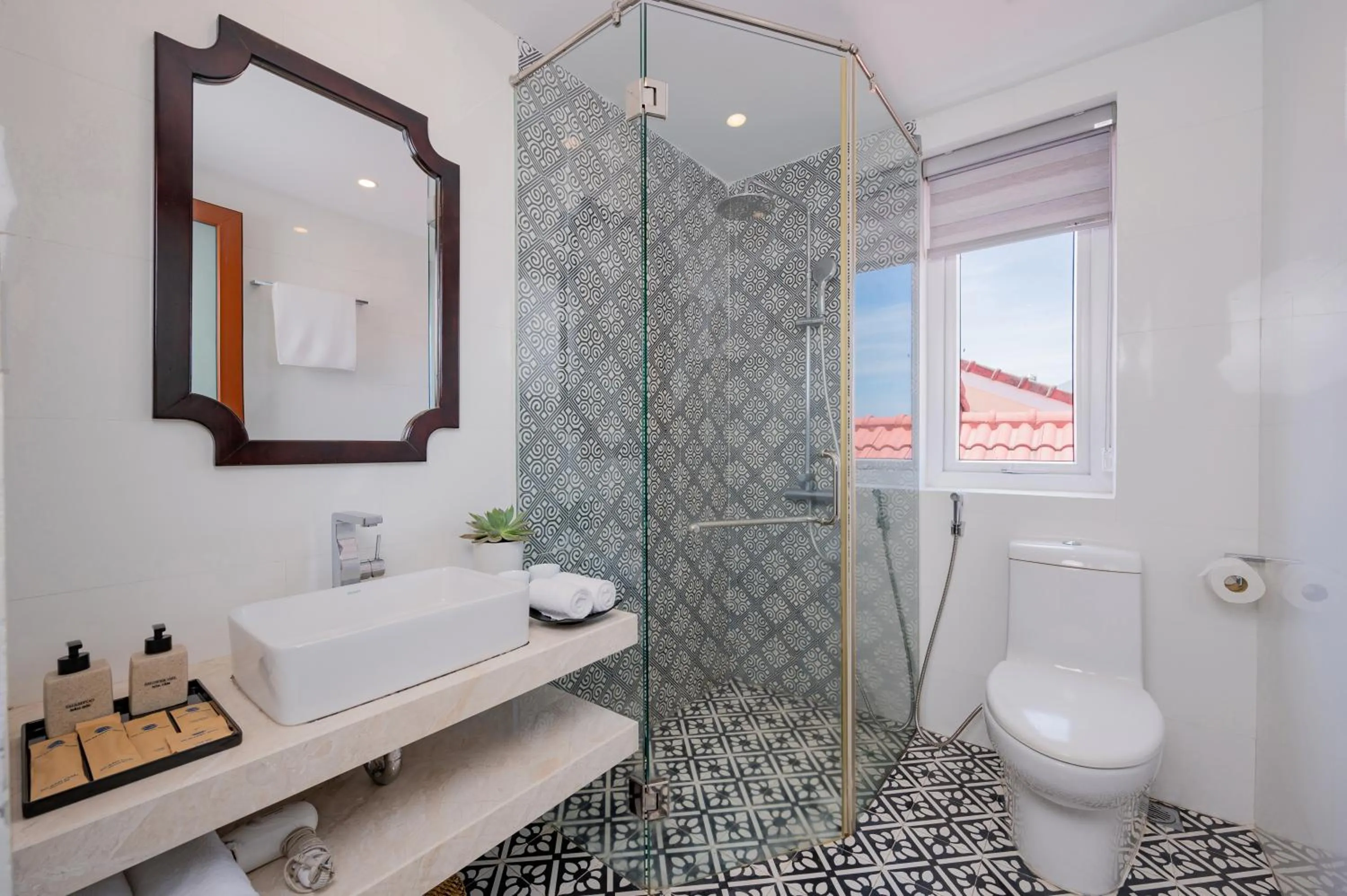 Toilet in Hoi An Canal House