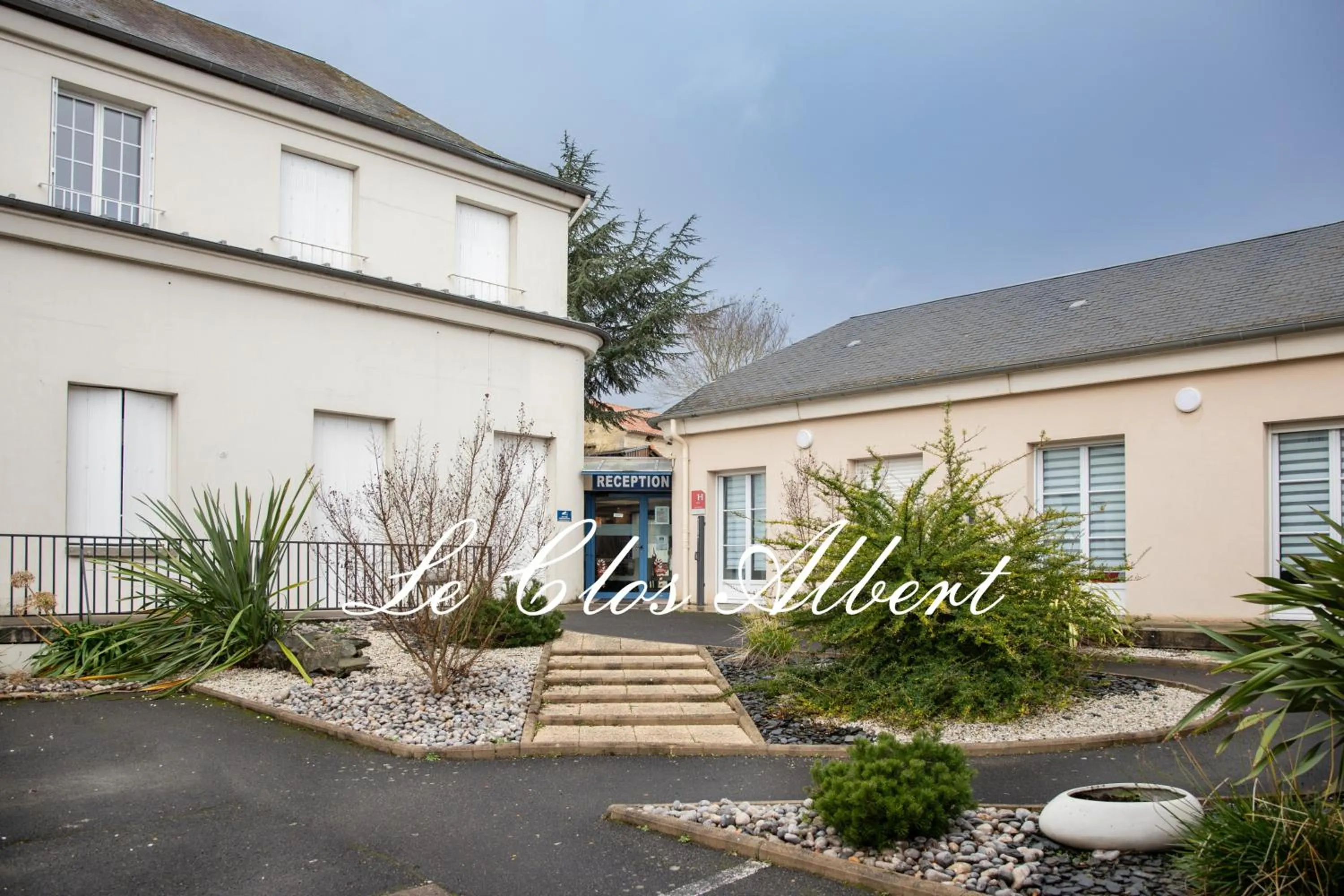 Property building in Le Clos Albert