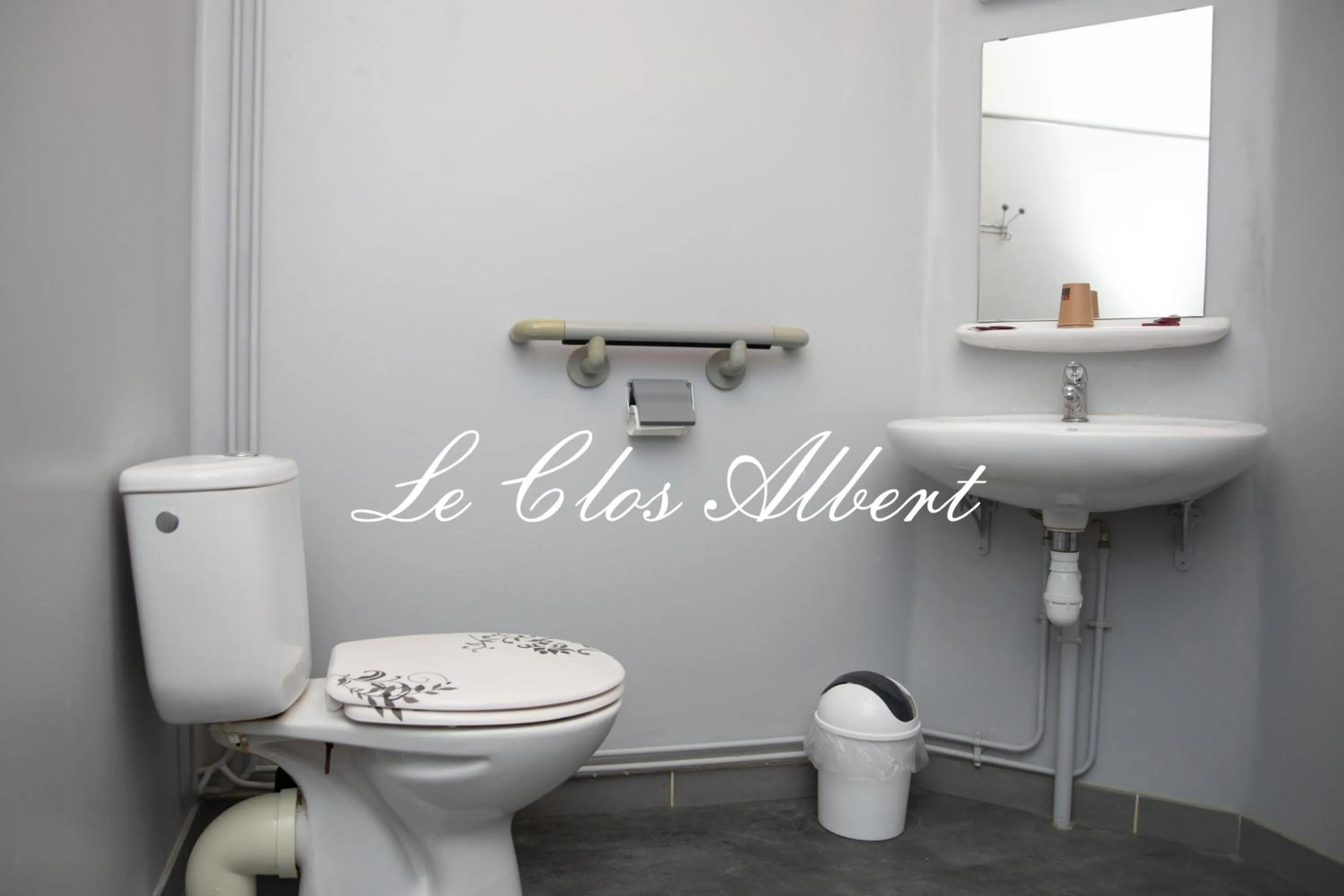 Bathroom in Le Clos Albert