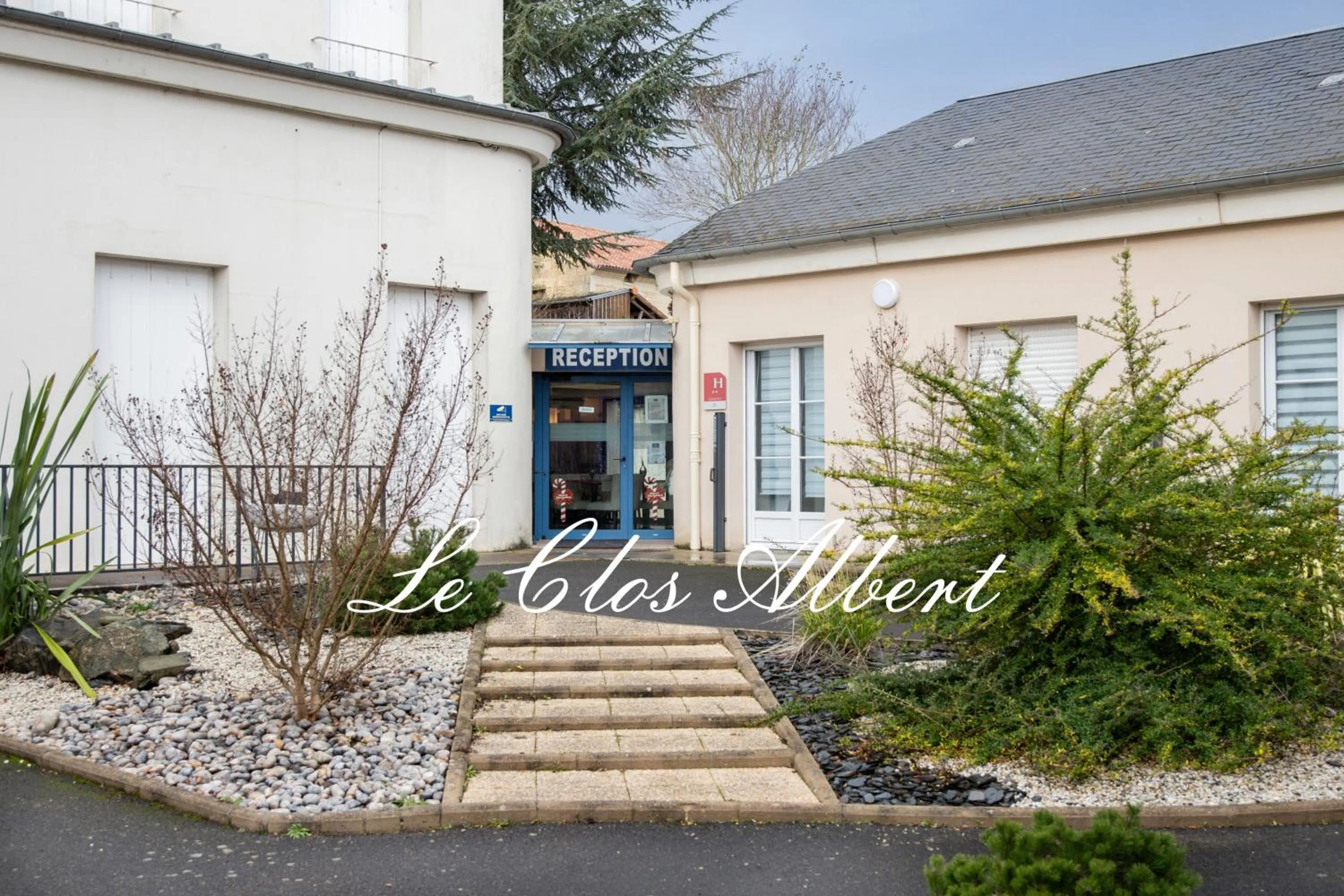Property building in Le Clos Albert