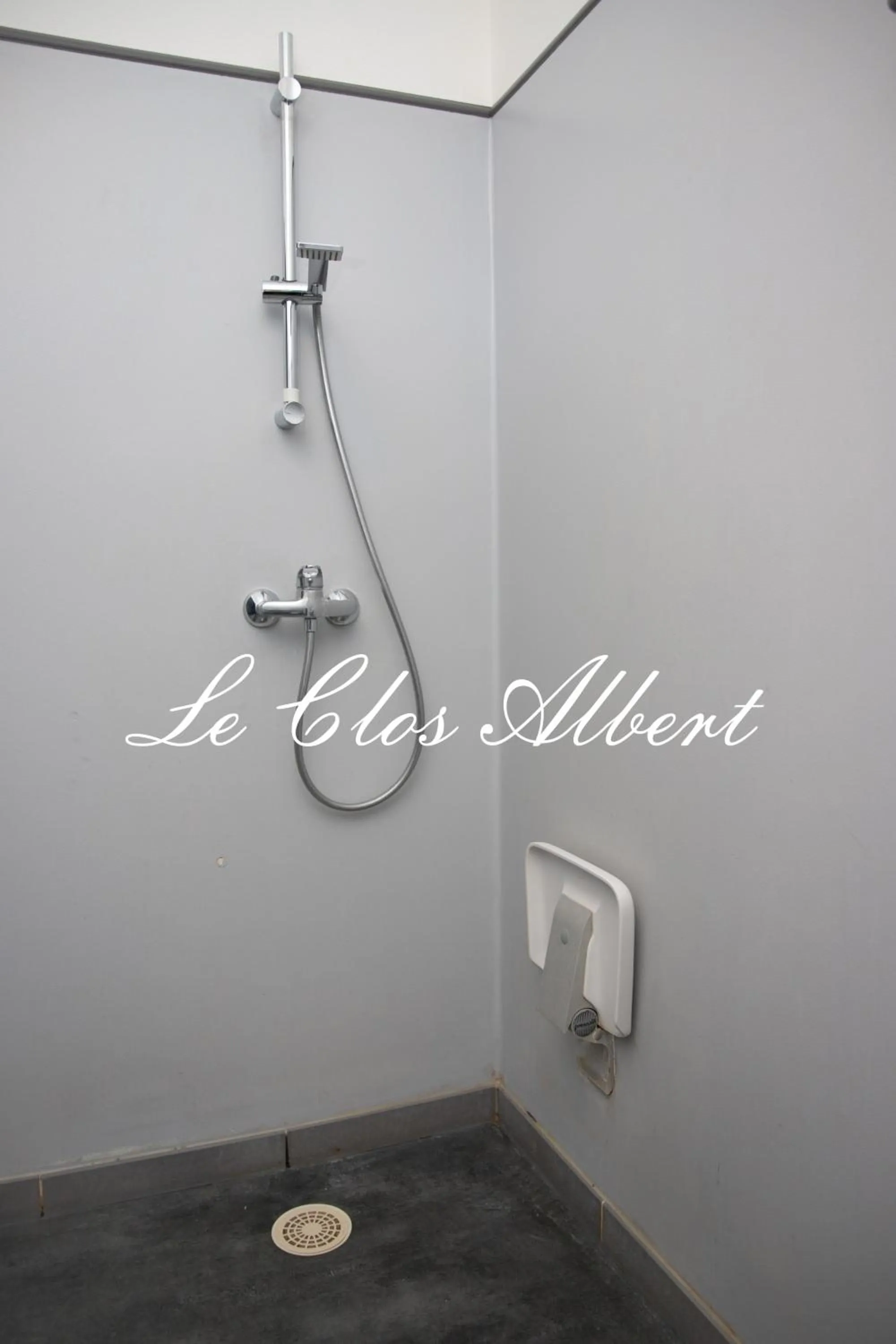 Bathroom in Le Clos Albert