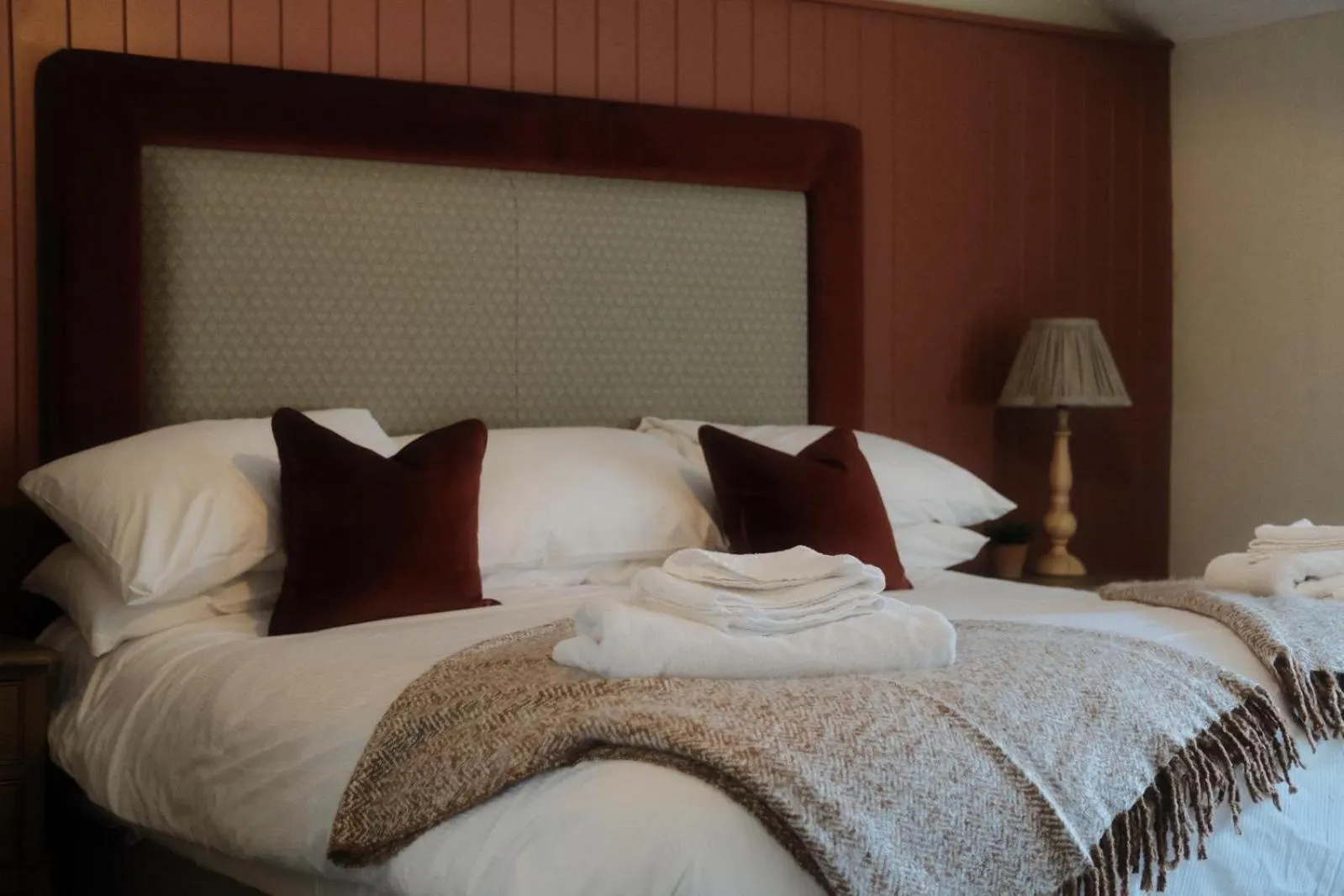 Bed in The Peacock at Barlow