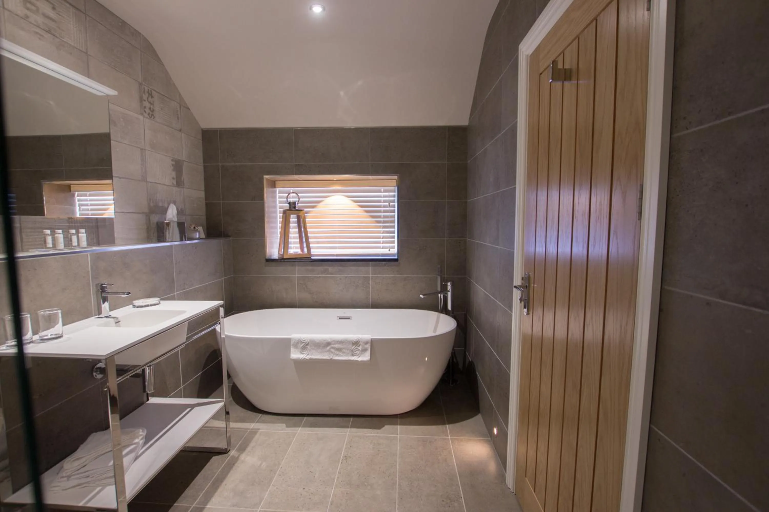 Bathroom in The Peacock at Barlow