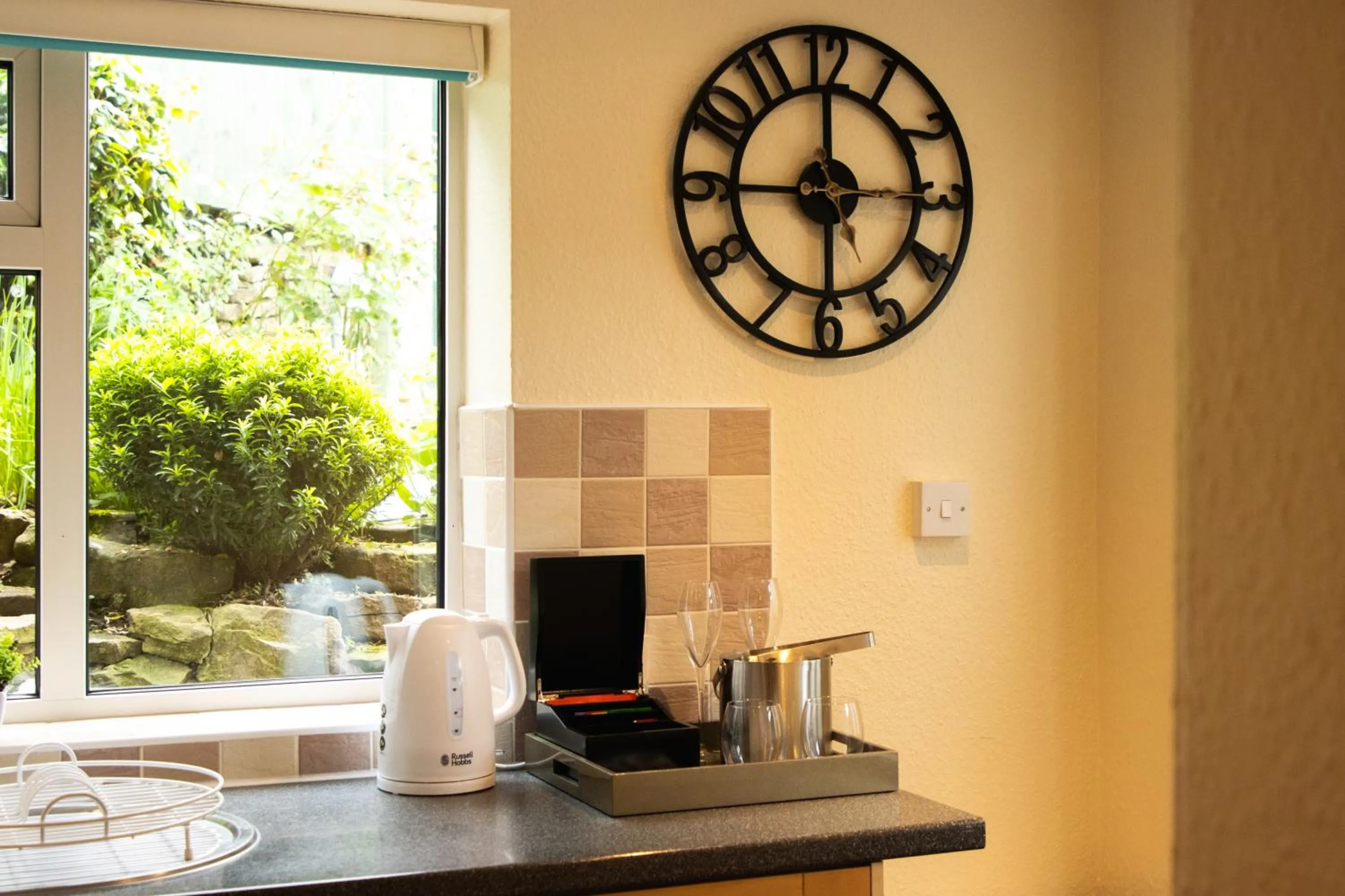 Coffee/tea facilities in The Peacock at Barlow