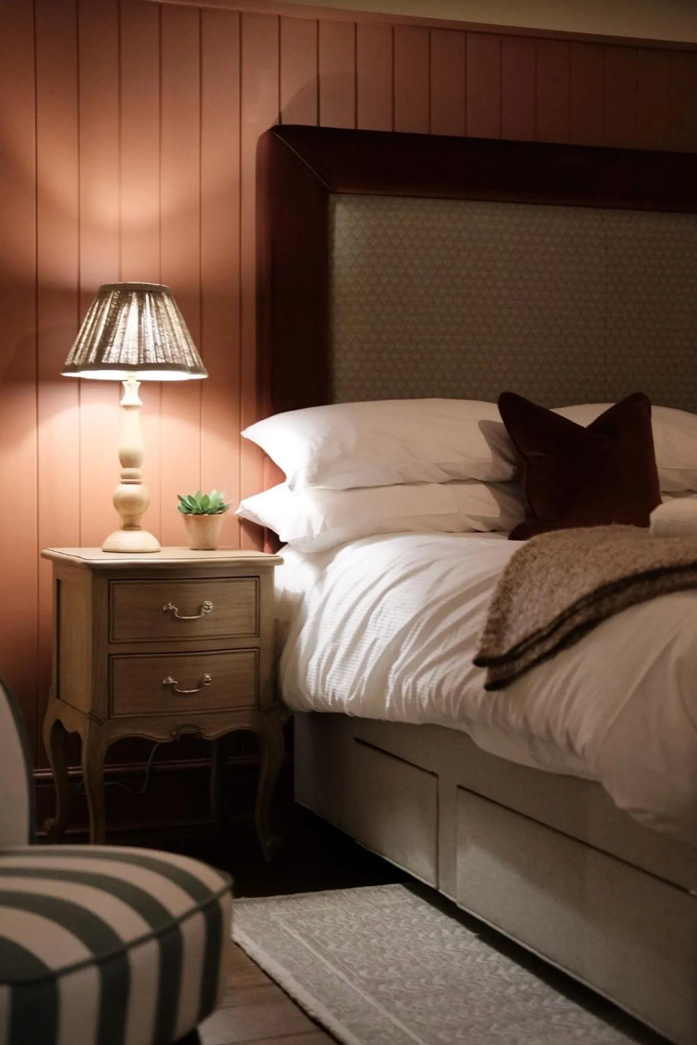 Bed in The Peacock at Barlow